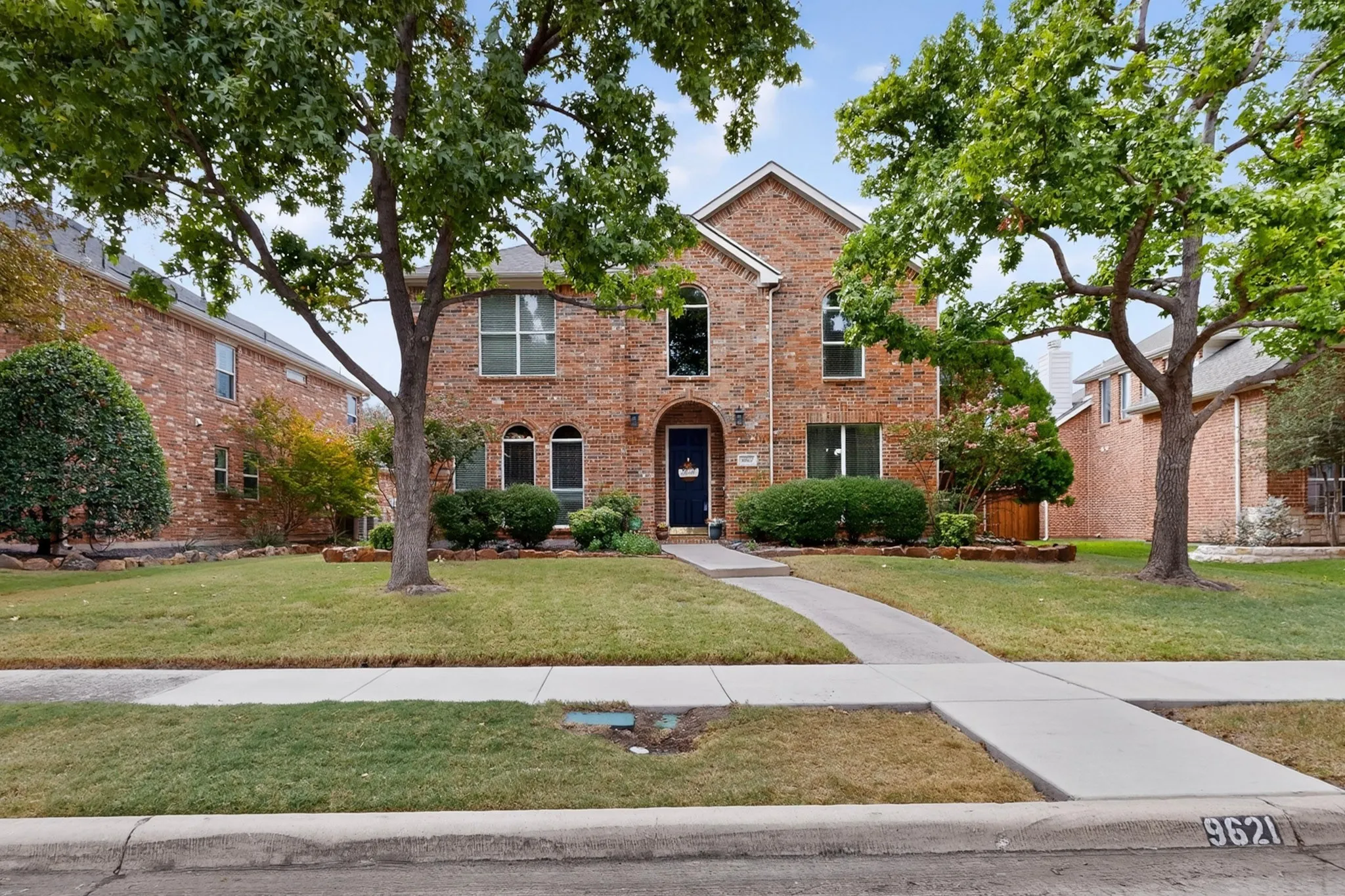 Single Family Residence For Sale in Denton County , 9621 Plains Circle, Frisco, Texas 75033, 5 Bedroom, 4 Bathroom, 2 Garage spaces, 3,249 Sqft, built in 2001, mls#21382328, Real Estate Agent in Frisco, Homes For Sale in Denton county, Homes For Sale in Frisco, Realtor in Frisco Texas, Real Estate Brokerage Independent Realty Texas, Luminita Cordes Realtor