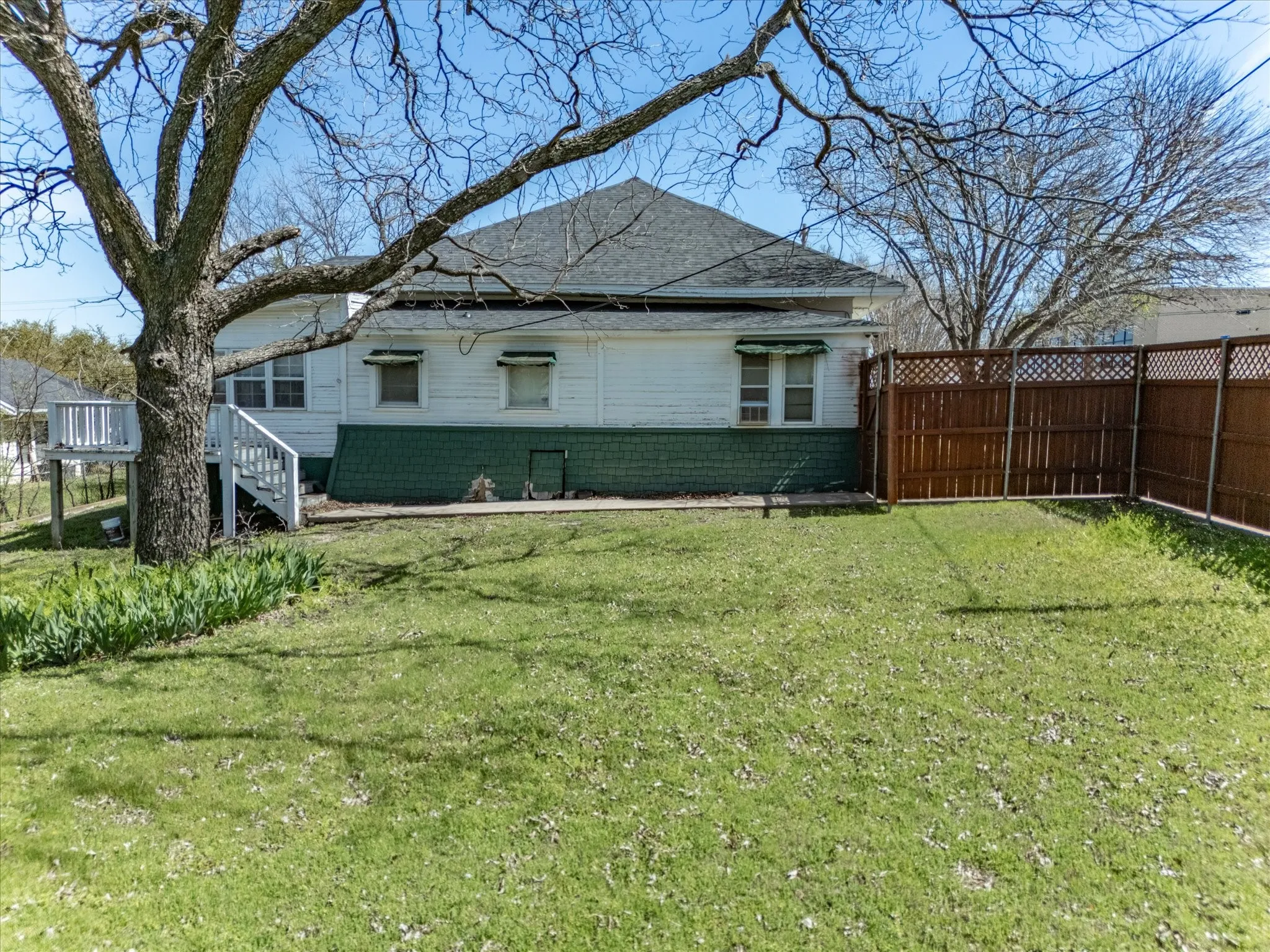 Office For Sale in Parker County , 107 N Alamo Street, Weatherford, Texas 76086, 0, 0, Garage spaces, 0 Sqft, built in 1900, mls#21381784, Real Estate Agent in Weatherford, Homes For Sale in Parker county, Homes For Sale in Weatherford, Realtor in Weatherford Texas, Real Estate Brokerage Independent Realty Texas, Luminita Cordes Realtor
