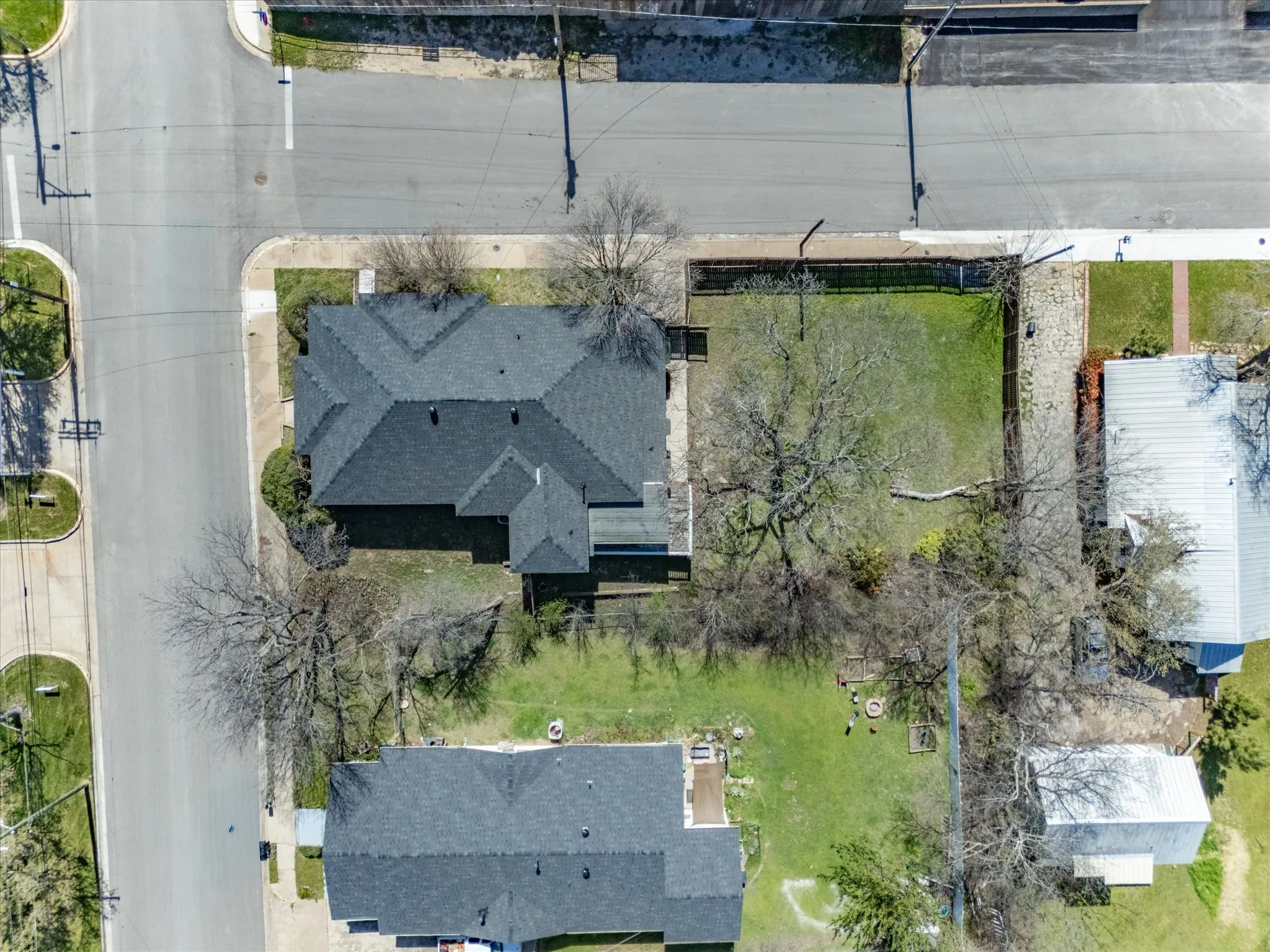 Office For Sale in Parker County , 107 N Alamo Street, Weatherford, Texas 76086, 0, 0, Garage spaces, 0 Sqft, built in 1900, mls#21381784, Real Estate Agent in Weatherford, Homes For Sale in Parker county, Homes For Sale in Weatherford, Realtor in Weatherford Texas, Real Estate Brokerage Independent Realty Texas, Luminita Cordes Realtor