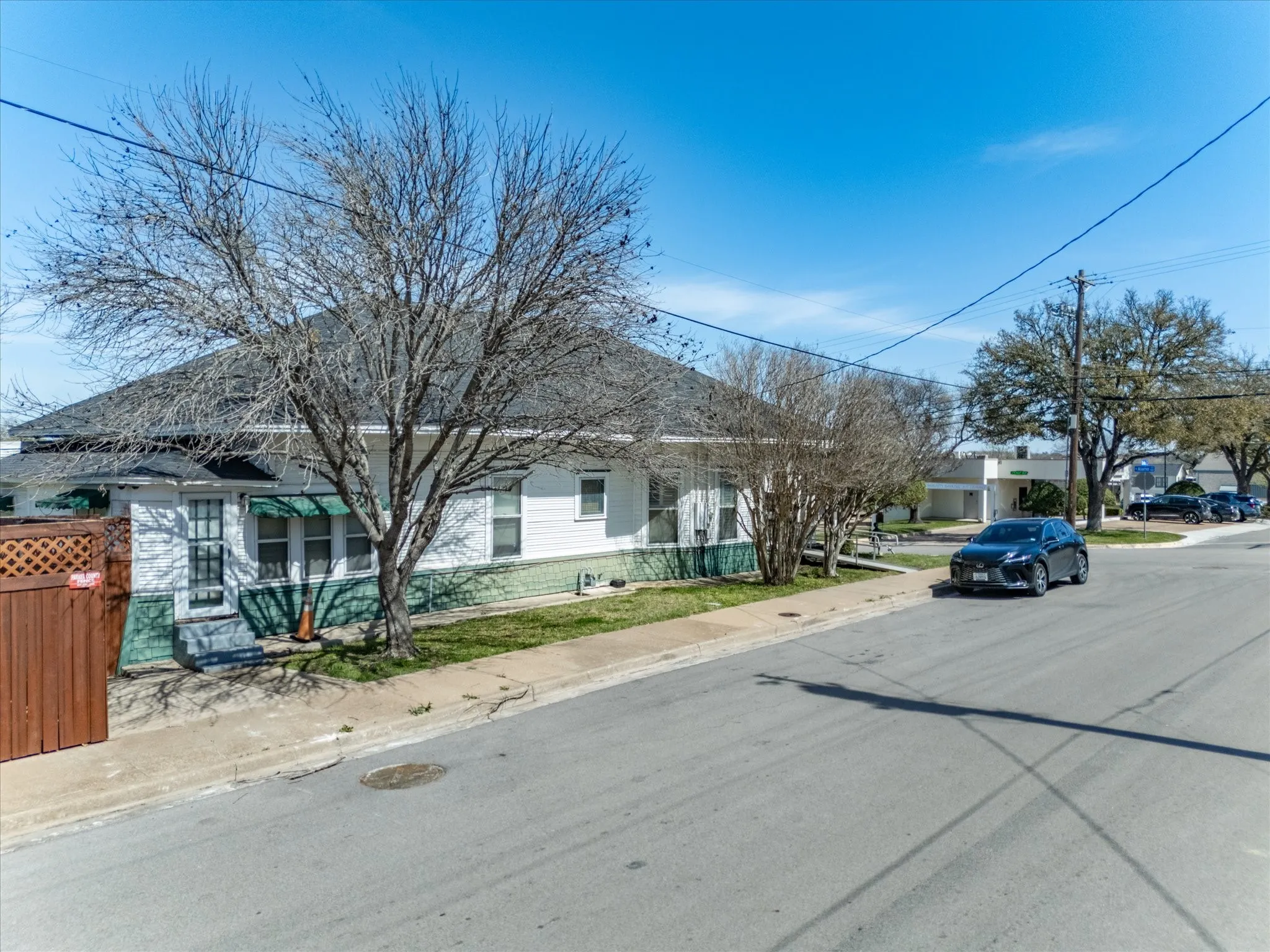 Office For Sale in Parker County , 107 N Alamo Street, Weatherford, Texas 76086, 0, 0, Garage spaces, 0 Sqft, built in 1900, mls#21381784, Real Estate Agent in Weatherford, Homes For Sale in Parker county, Homes For Sale in Weatherford, Realtor in Weatherford Texas, Real Estate Brokerage Independent Realty Texas, Luminita Cordes Realtor