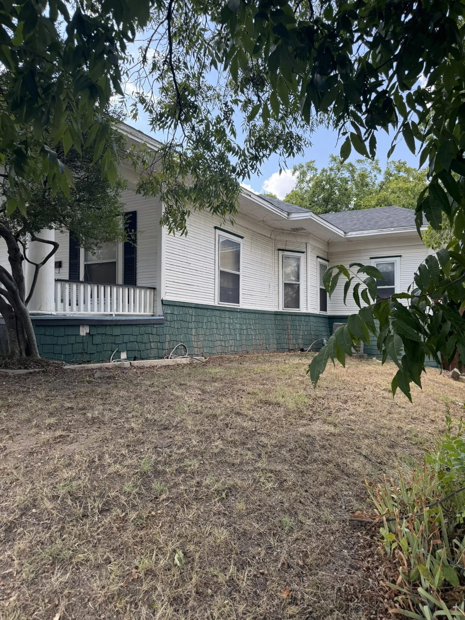 Office For Sale in Parker County , 107 N Alamo Street, Weatherford, Texas 76086, 0, 0, Garage spaces, 0 Sqft, built in 1900, mls#21381784, Real Estate Agent in Weatherford, Homes For Sale in Parker county, Homes For Sale in Weatherford, Realtor in Weatherford Texas, Real Estate Brokerage Independent Realty Texas, Luminita Cordes Realtor