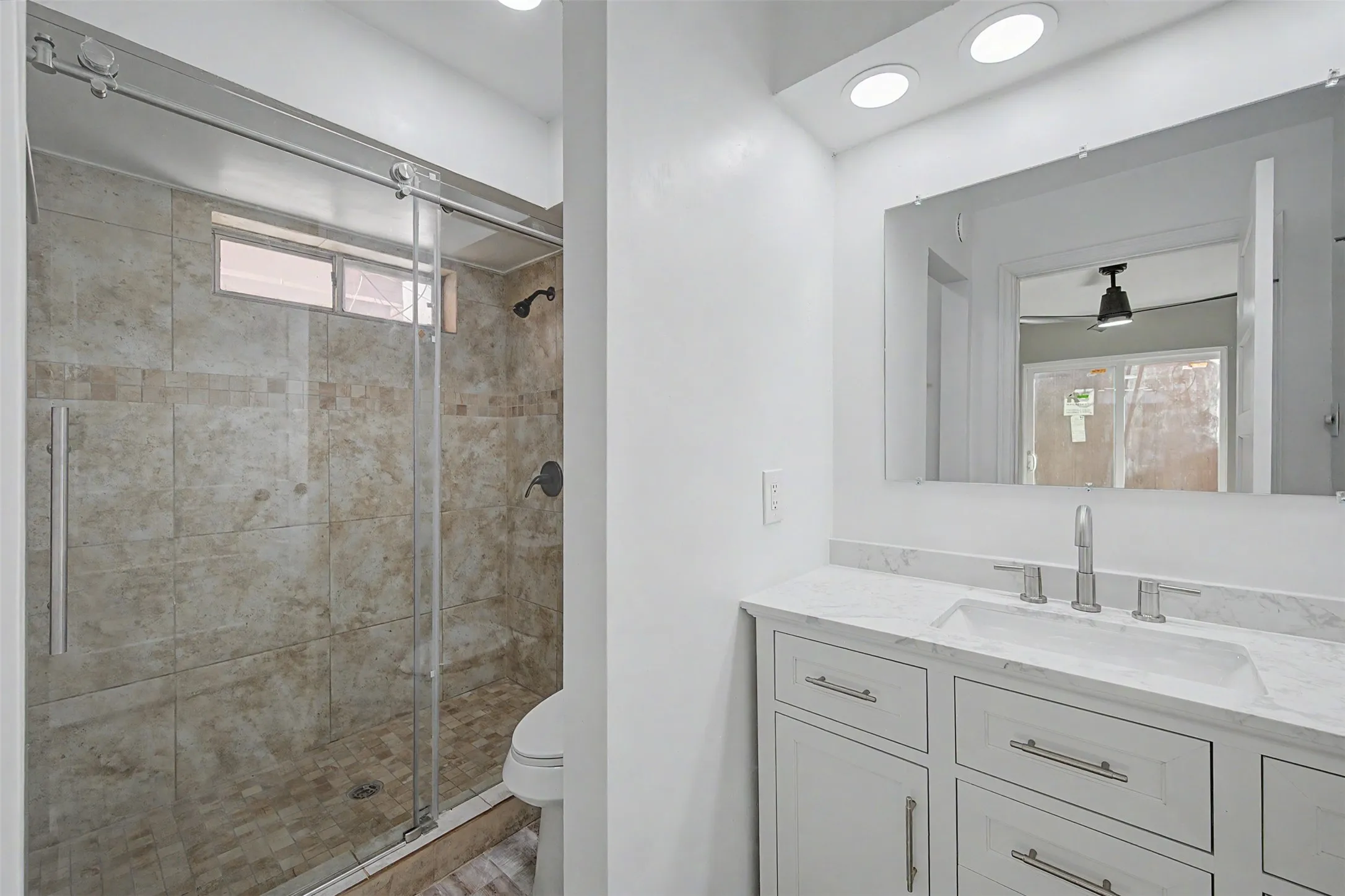 Townhouse For Sale in Dallas County , 5013 Buttonwood Lane, Garland, Texas 75043, 3 Bedroom, 2 Bathroom, 2 Garage spaces, 1,659 Sqft, built in 1981, mls#21383339, Real Estate Agent in Garland, Homes For Sale in Dallas county, Homes For Sale in Garland, Realtor in Garland Texas, Real Estate Brokerage Independent Realty Texas, Luminita Cordes Realtor
