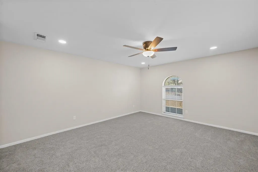 Single Family Residence For Sale in Tarrant County , 2001 San Jacinto Drive, Arlington, Texas 76012, 4 Bedroom, 2 Bathroom, 2 Garage spaces, 2,019 Sqft, built in 1973, mls#21384554, Real Estate Agent in Arlington, Homes For Sale in Tarrant county, Homes For Sale in Arlington, Realtor in Arlington Texas, Real Estate Brokerage Independent Realty Texas, Luminita Cordes Realtor