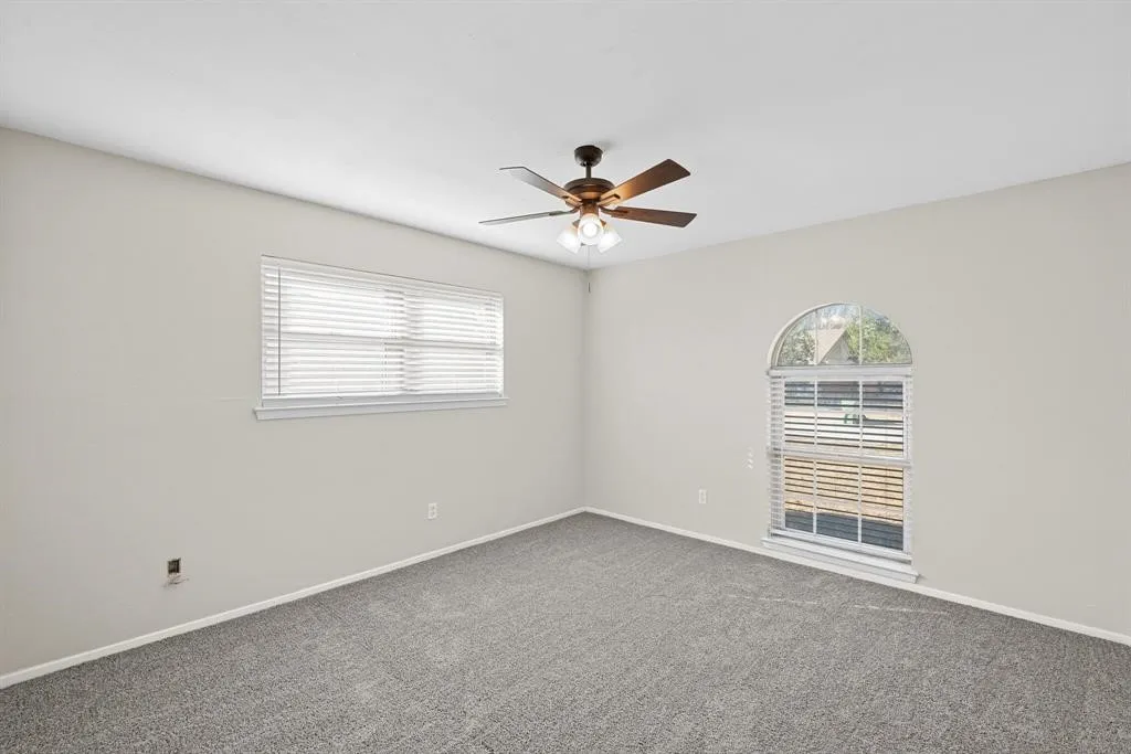 Single Family Residence For Sale in Tarrant County , 2001 San Jacinto Drive, Arlington, Texas 76012, 4 Bedroom, 2 Bathroom, 2 Garage spaces, 2,019 Sqft, built in 1973, mls#21384554, Real Estate Agent in Arlington, Homes For Sale in Tarrant county, Homes For Sale in Arlington, Realtor in Arlington Texas, Real Estate Brokerage Independent Realty Texas, Luminita Cordes Realtor