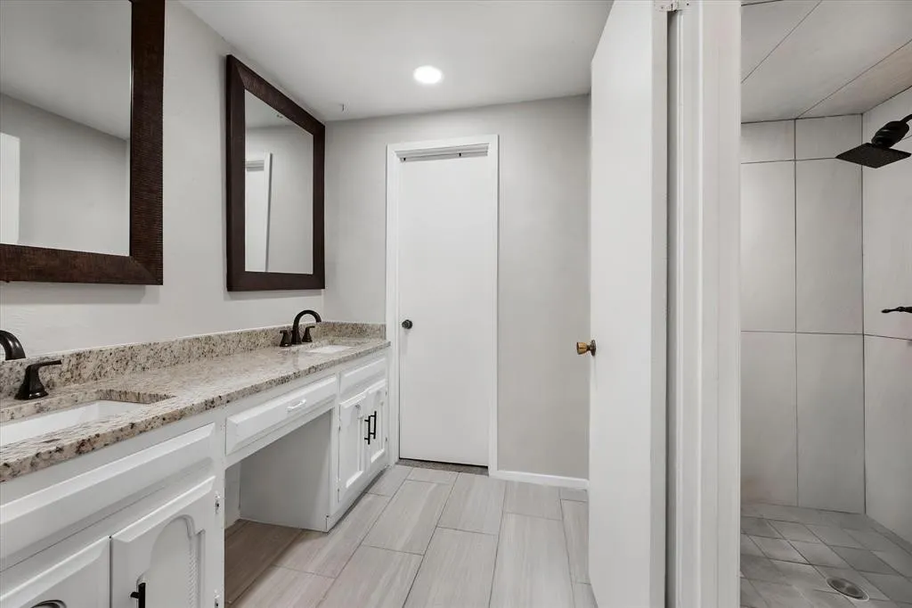 Single Family Residence For Sale in Tarrant County , 2001 San Jacinto Drive, Arlington, Texas 76012, 4 Bedroom, 2 Bathroom, 2 Garage spaces, 2,019 Sqft, built in 1973, mls#21384554, Real Estate Agent in Arlington, Homes For Sale in Tarrant county, Homes For Sale in Arlington, Realtor in Arlington Texas, Real Estate Brokerage Independent Realty Texas, Luminita Cordes Realtor