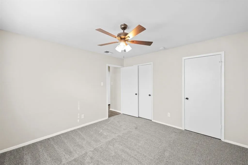 Single Family Residence For Sale in Tarrant County , 2001 San Jacinto Drive, Arlington, Texas 76012, 4 Bedroom, 2 Bathroom, 2 Garage spaces, 2,019 Sqft, built in 1973, mls#21384554, Real Estate Agent in Arlington, Homes For Sale in Tarrant county, Homes For Sale in Arlington, Realtor in Arlington Texas, Real Estate Brokerage Independent Realty Texas, Luminita Cordes Realtor