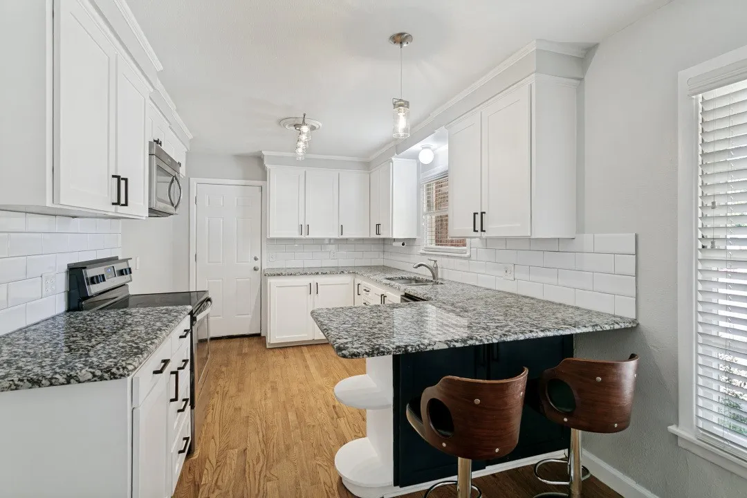 Single Family Residence For Sale in Tarrant County , 3401 Creston Avenue, Fort Worth, Texas 76133, 3 Bedroom, 2 Bathroom, 2 Garage spaces, 1,618 Sqft, built in 1953, mls#21381132, Real Estate Agent in Fort Worth, Homes For Sale in Tarrant county, Homes For Sale in Fort Worth, Realtor in Fort Worth Texas, Real Estate Brokerage Independent Realty Texas, Luminita Cordes Realtor