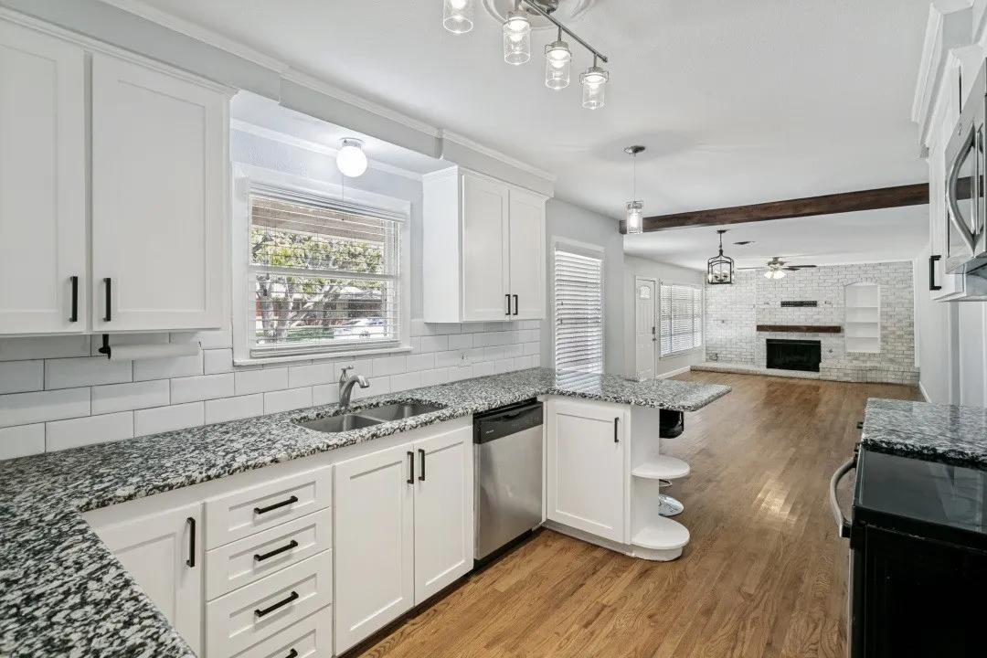 Single Family Residence For Sale in Tarrant County , 3401 Creston Avenue, Fort Worth, Texas 76133, 3 Bedroom, 2 Bathroom, 2 Garage spaces, 1,618 Sqft, built in 1953, mls#21381132, Real Estate Agent in Fort Worth, Homes For Sale in Tarrant county, Homes For Sale in Fort Worth, Realtor in Fort Worth Texas, Real Estate Brokerage Independent Realty Texas, Luminita Cordes Realtor