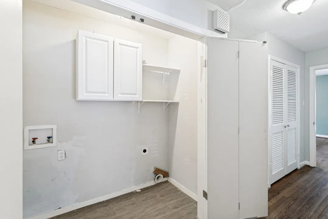 Single Family Residence For Sale in Tarrant County , 3401 Creston Avenue, Fort Worth, Texas 76133, 3 Bedroom, 2 Bathroom, 2 Garage spaces, 1,618 Sqft, built in 1953, mls#21381132, Real Estate Agent in Fort Worth, Homes For Sale in Tarrant county, Homes For Sale in Fort Worth, Realtor in Fort Worth Texas, Real Estate Brokerage Independent Realty Texas, Luminita Cordes Realtor