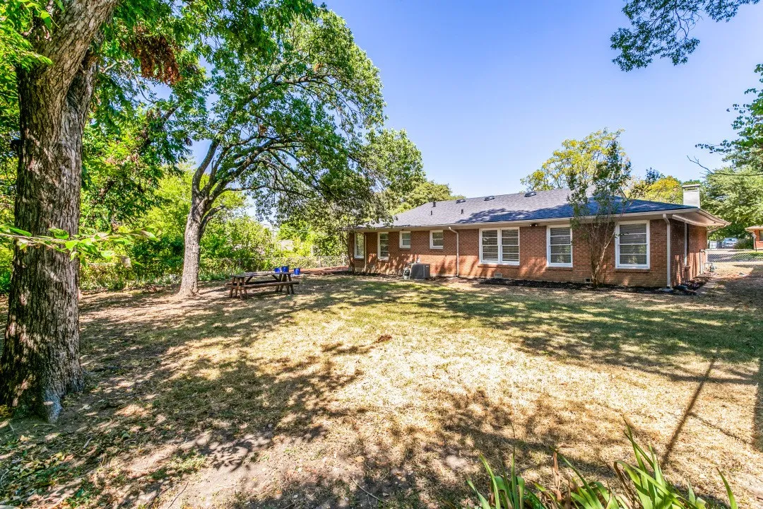 Single Family Residence For Sale in Tarrant County , 3401 Creston Avenue, Fort Worth, Texas 76133, 3 Bedroom, 2 Bathroom, 2 Garage spaces, 1,618 Sqft, built in 1953, mls#21381132, Real Estate Agent in Fort Worth, Homes For Sale in Tarrant county, Homes For Sale in Fort Worth, Realtor in Fort Worth Texas, Real Estate Brokerage Independent Realty Texas, Luminita Cordes Realtor