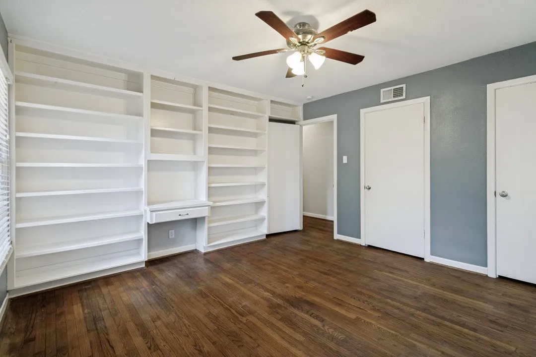Single Family Residence For Sale in Tarrant County , 3401 Creston Avenue, Fort Worth, Texas 76133, 3 Bedroom, 2 Bathroom, 2 Garage spaces, 1,618 Sqft, built in 1953, mls#21381132, Real Estate Agent in Fort Worth, Homes For Sale in Tarrant county, Homes For Sale in Fort Worth, Realtor in Fort Worth Texas, Real Estate Brokerage Independent Realty Texas, Luminita Cordes Realtor