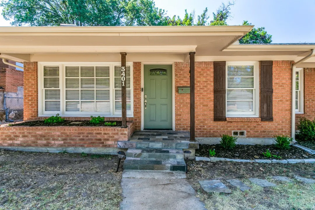 Single Family Residence For Sale in Tarrant County , 3401 Creston Avenue, Fort Worth, Texas 76133, 3 Bedroom, 2 Bathroom, 2 Garage spaces, 1,618 Sqft, built in 1953, mls#21381132, Real Estate Agent in Fort Worth, Homes For Sale in Tarrant county, Homes For Sale in Fort Worth, Realtor in Fort Worth Texas, Real Estate Brokerage Independent Realty Texas, Luminita Cordes Realtor