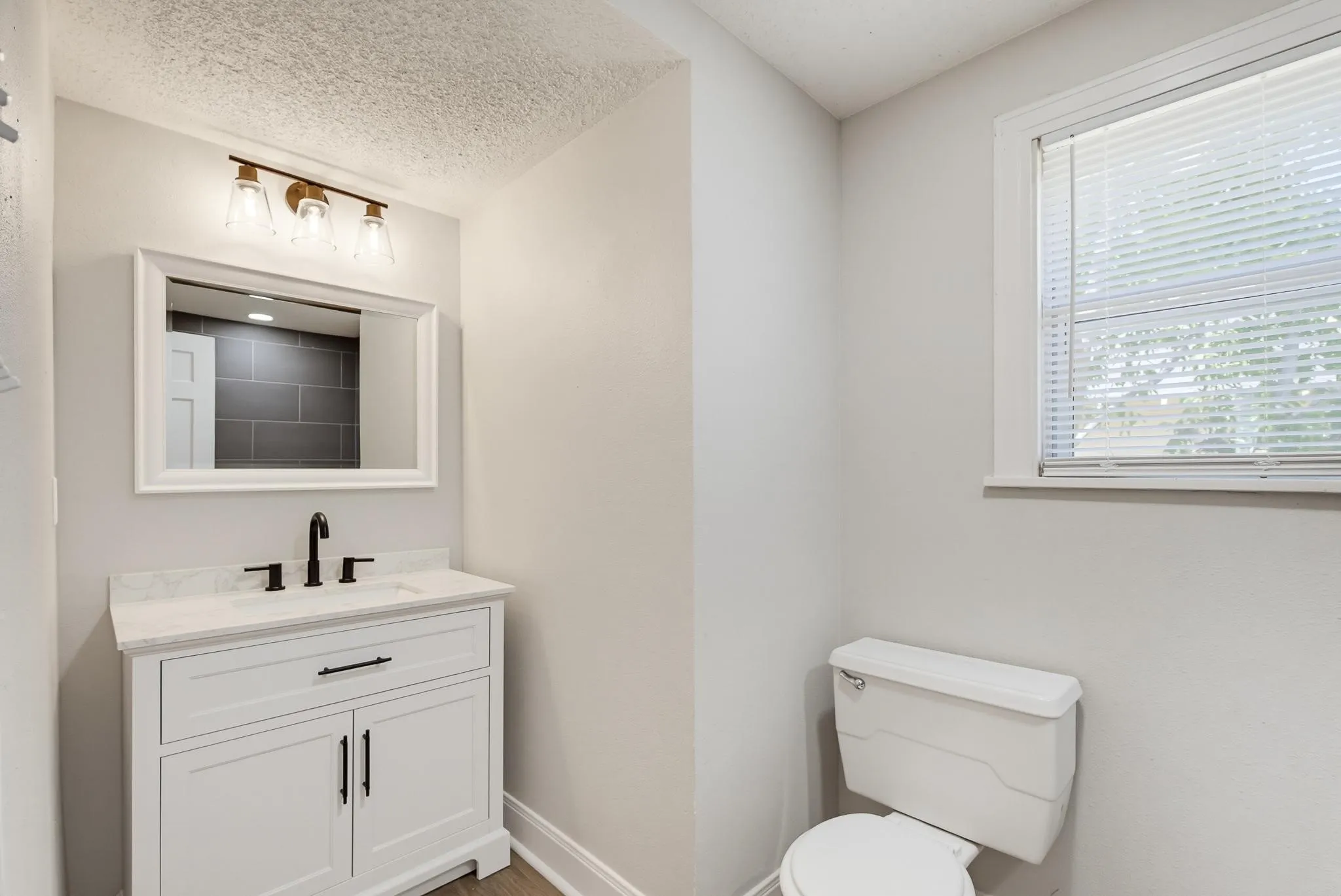 Single Family Residence For Sale in Taylor County , 889 Beech Street, Abilene, Texas 79601, 4 Bedroom, 2 Bathroom, 1 Garage spaces, 1,746 Sqft, built in 1941, mls#21383578, Real Estate Agent in Abilene, Homes For Sale in Taylor county, Homes For Sale in Abilene, Realtor in Abilene Texas, Real Estate Brokerage Independent Realty Texas, Luminita Cordes Realtor