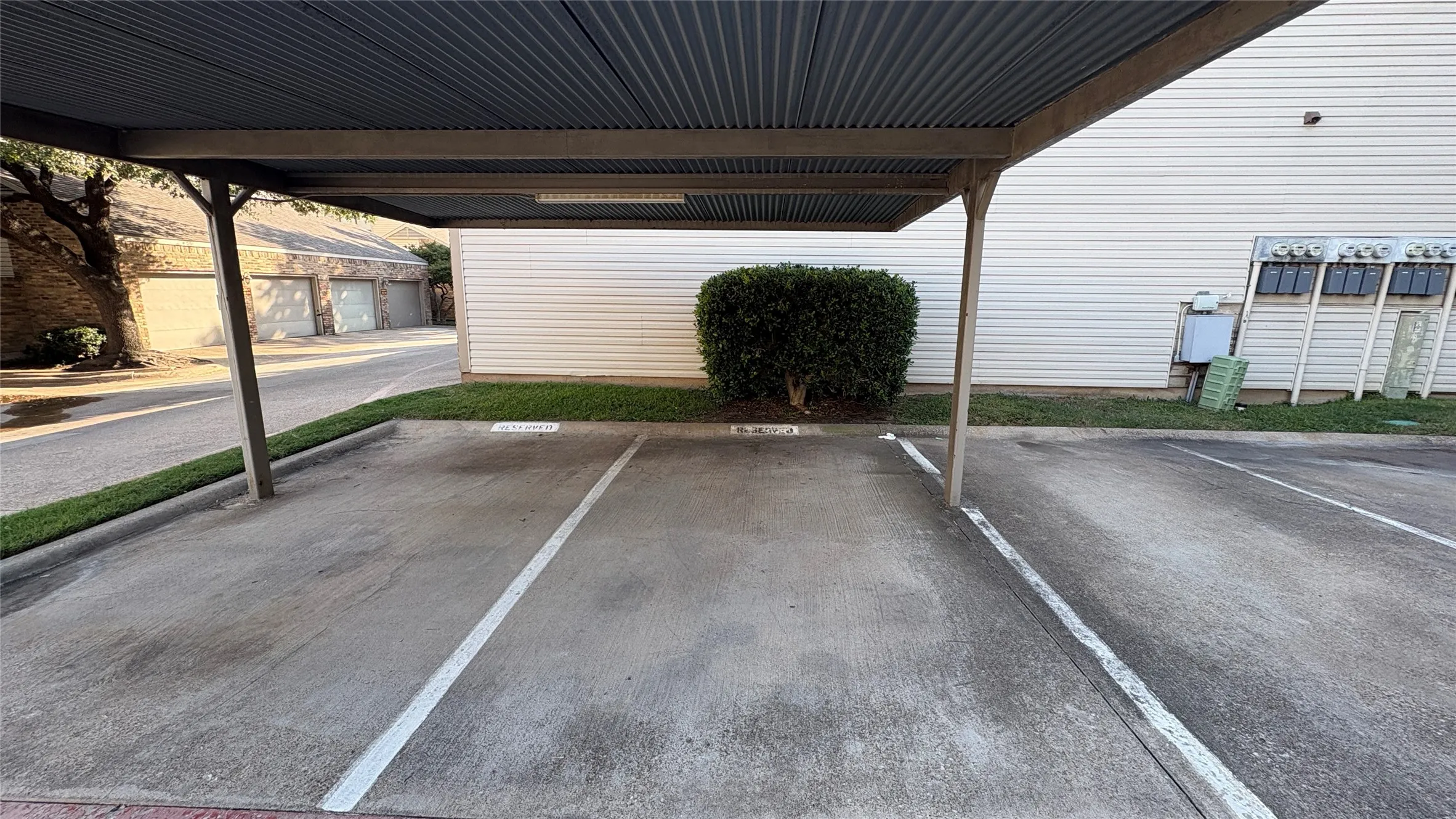 Condominium For Sale in Dallas County , 7340 Skillman Street 505, Dallas, Texas 75231, 1 Bedroom, 1 Bathroom, Garage spaces, 636 Sqft, built in 1982, mls#21379003, Real Estate Agent in Dallas, Homes For Sale in Dallas county, Homes For Sale in Dallas, Realtor in Dallas Texas, Real Estate Brokerage Independent Realty Texas, Luminita Cordes Realtor