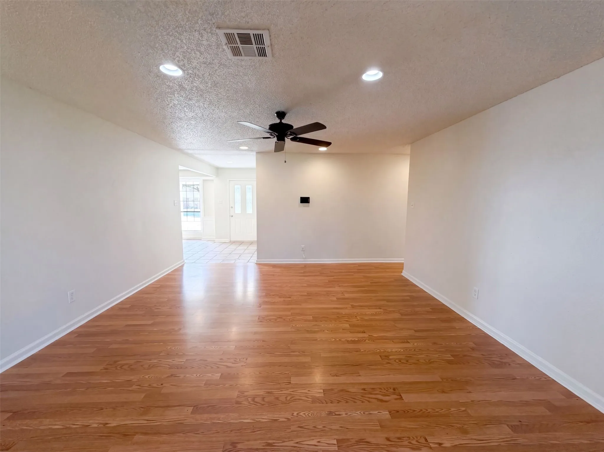 Single Family Residence For Sale in Limestone County , 203 Frost Creek Avenue, Groesbeck, Texas 76642, 4 Bedroom, 2 Bathroom, 2 Garage spaces, 1,689 Sqft, built in 1991, mls#21384566, Real Estate Agent in Groesbeck, Homes For Sale in Limestone county, Homes For Sale in Groesbeck, Realtor in Groesbeck Texas, Real Estate Brokerage Independent Realty Texas, Luminita Cordes Realtor