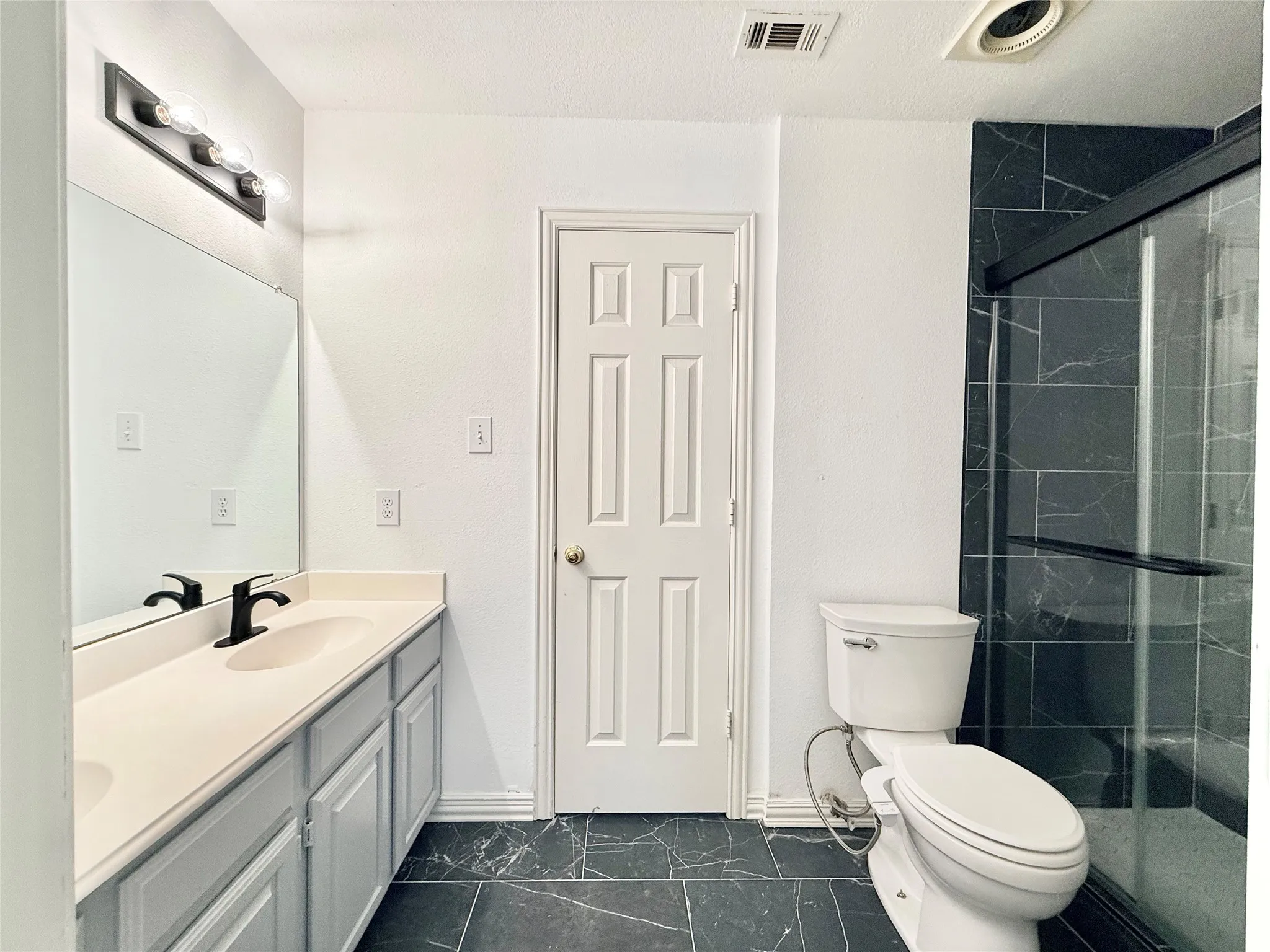 Single Family Residence For Rent in Collin County , 4525 Reunion Drive, Plano, Texas 75024, 4 Bedroom, 4 Bathroom, 2 Garage spaces, 3,270 Sqft, built in 1993, mls#21384453, Real Estate Agent in Plano, Homes For Rent in Collin county, Homes For Rent in Plano, Realtor in Plano Texas, Real Estate Brokerage Independent Realty Texas, Luminita Cordes Realtor