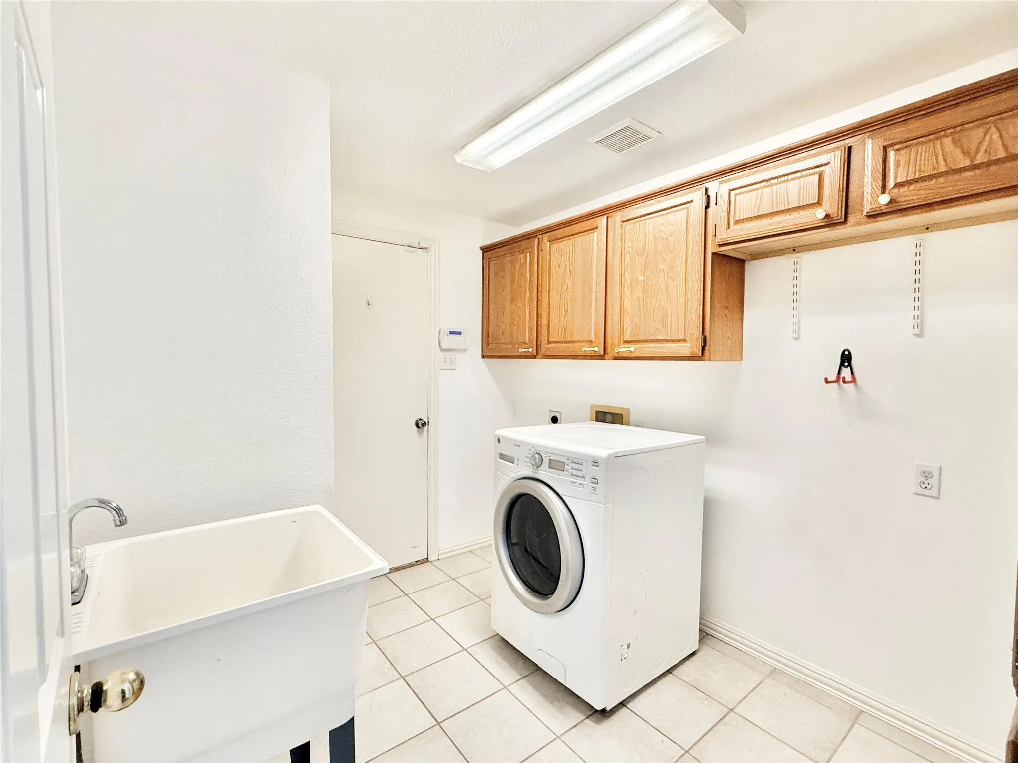 Single Family Residence For Rent in Collin County , 4525 Reunion Drive, Plano, Texas 75024, 4 Bedroom, 4 Bathroom, 2 Garage spaces, 3,270 Sqft, built in 1993, mls#21384453, Real Estate Agent in Plano, Homes For Rent in Collin county, Homes For Rent in Plano, Realtor in Plano Texas, Real Estate Brokerage Independent Realty Texas, Luminita Cordes Realtor