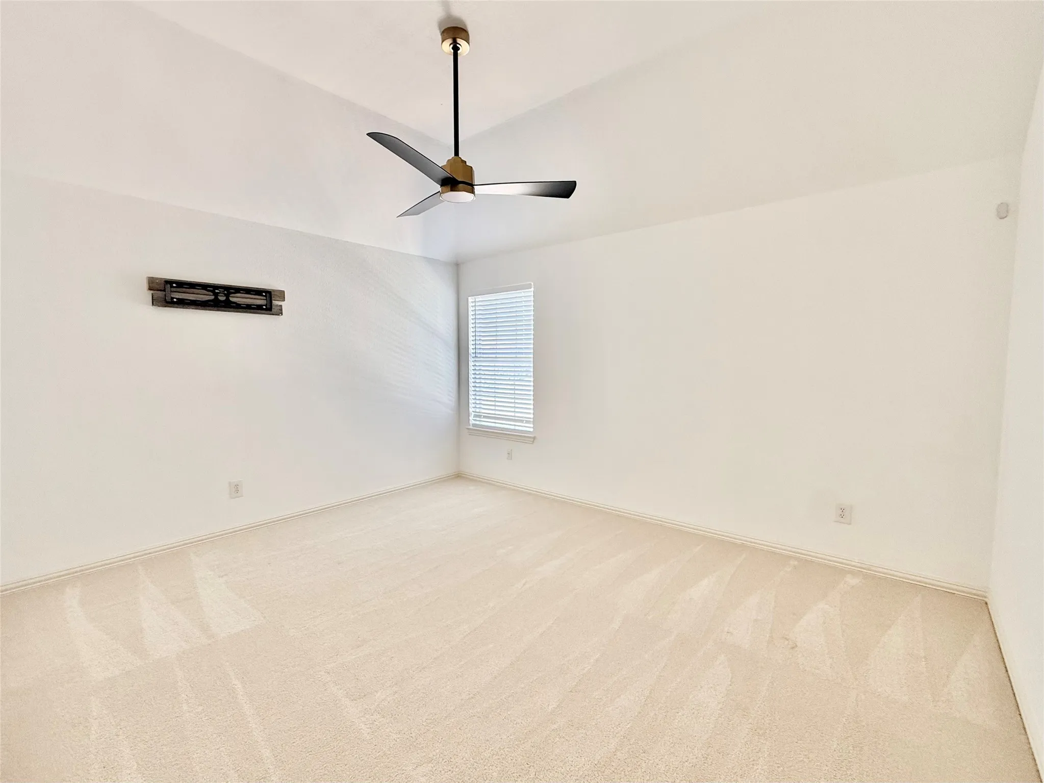 Single Family Residence For Rent in Collin County , 4525 Reunion Drive, Plano, Texas 75024, 4 Bedroom, 4 Bathroom, 2 Garage spaces, 3,270 Sqft, built in 1993, mls#21384453, Real Estate Agent in Plano, Homes For Rent in Collin county, Homes For Rent in Plano, Realtor in Plano Texas, Real Estate Brokerage Independent Realty Texas, Luminita Cordes Realtor