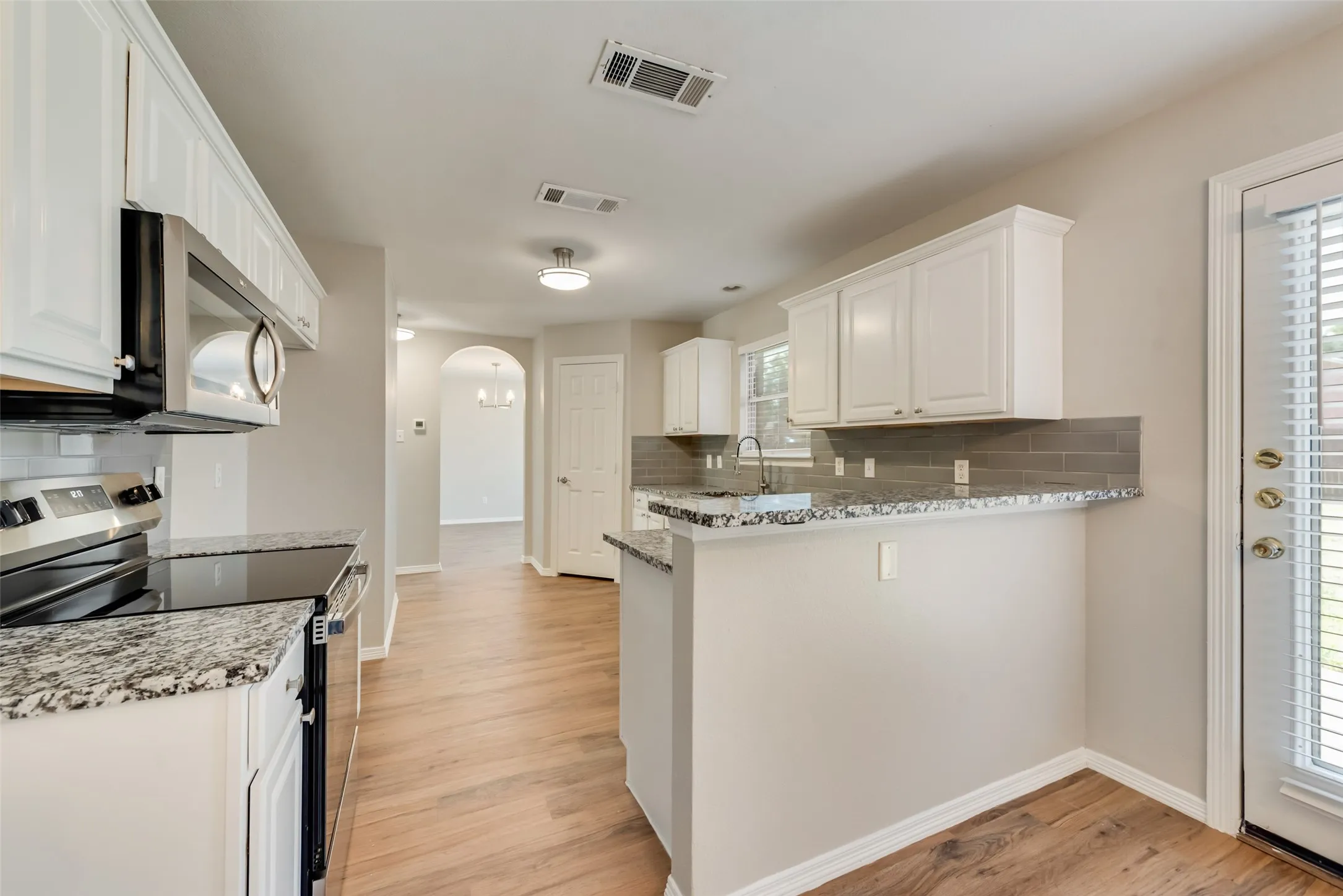 Single Family Residence For Rent in Tarrant County , 906 Bayshore Drive, Mansfield, Texas 76063, 4 Bedroom, 3 Bathroom, 2 Garage spaces, 2,012 Sqft, built in 2006, mls#21384575, Real Estate Agent in Mansfield, Homes For Rent in Tarrant county, Homes For Rent in Mansfield, Realtor in Mansfield Texas, Real Estate Brokerage Independent Realty Texas, Luminita Cordes Realtor