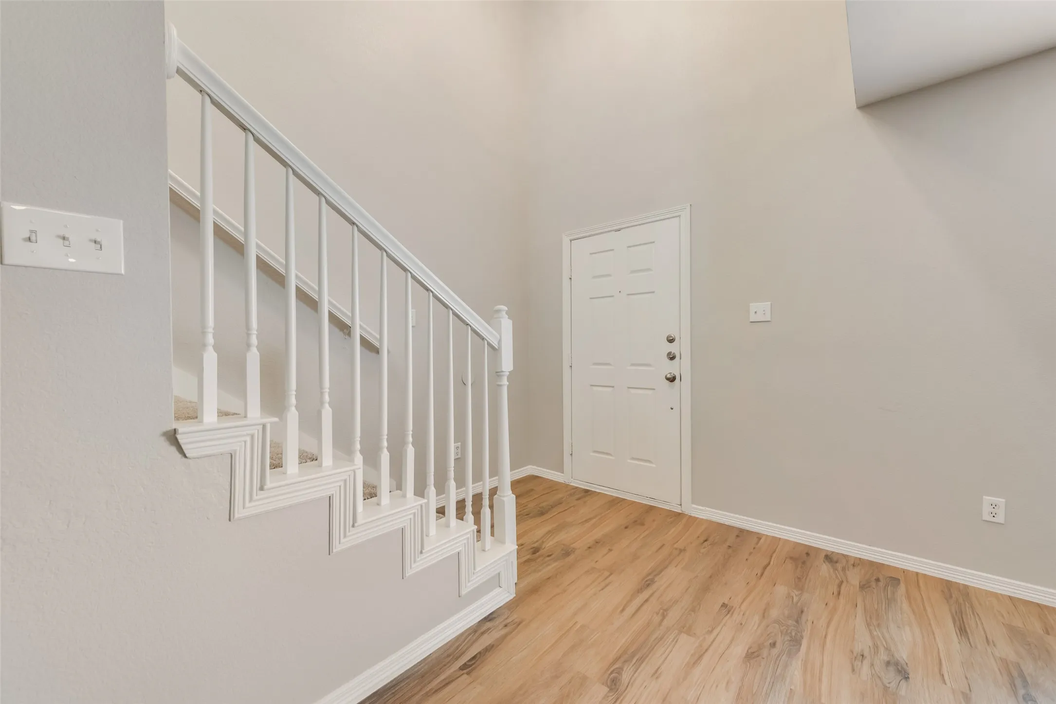 Single Family Residence For Rent in Tarrant County , 906 Bayshore Drive, Mansfield, Texas 76063, 4 Bedroom, 3 Bathroom, 2 Garage spaces, 2,012 Sqft, built in 2006, mls#21384575, Real Estate Agent in Mansfield, Homes For Rent in Tarrant county, Homes For Rent in Mansfield, Realtor in Mansfield Texas, Real Estate Brokerage Independent Realty Texas, Luminita Cordes Realtor