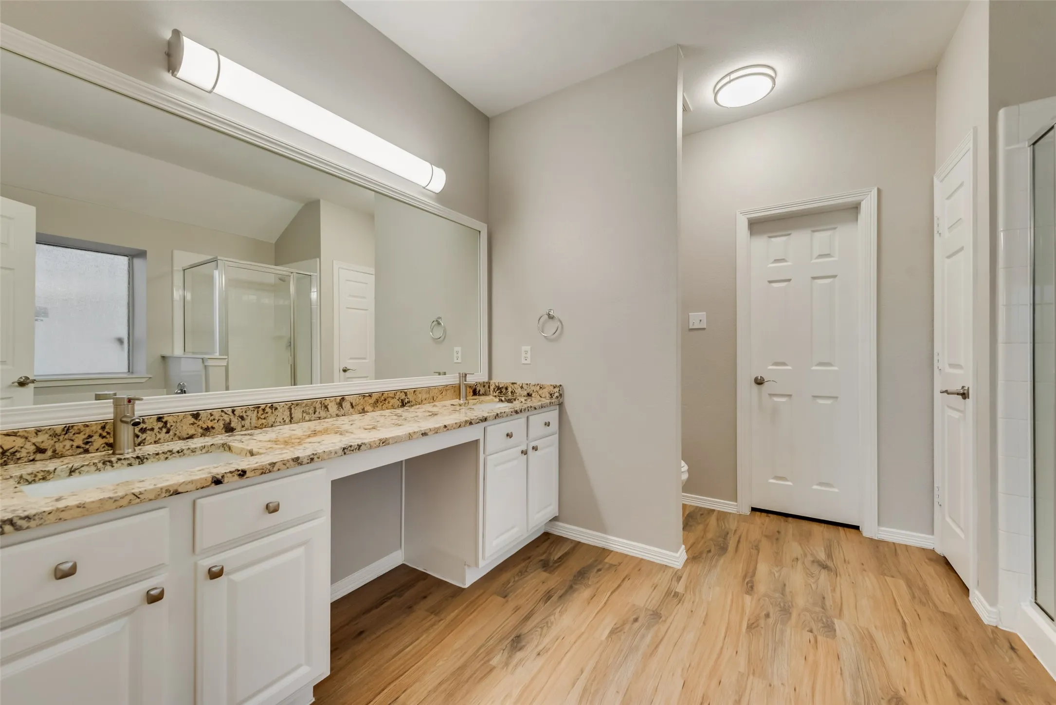 Single Family Residence For Rent in Tarrant County , 906 Bayshore Drive, Mansfield, Texas 76063, 4 Bedroom, 3 Bathroom, 2 Garage spaces, 2,012 Sqft, built in 2006, mls#21384575, Real Estate Agent in Mansfield, Homes For Rent in Tarrant county, Homes For Rent in Mansfield, Realtor in Mansfield Texas, Real Estate Brokerage Independent Realty Texas, Luminita Cordes Realtor
