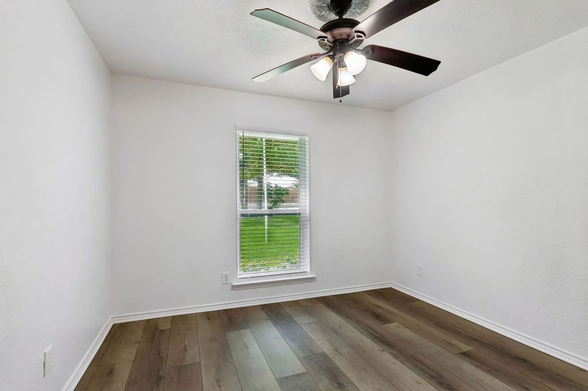 Single Family Residence For Sale in Dallas County , 4814 San Gabriel Drive, Garland, Texas 75043, 4 Bedroom, 2 Bathroom, 2 Garage spaces, 2,204 Sqft, built in 1979, mls#21383107, Real Estate Agent in Garland, Homes For Sale in Dallas county, Homes For Sale in Garland, Realtor in Garland Texas, Real Estate Brokerage Independent Realty Texas, Luminita Cordes Realtor