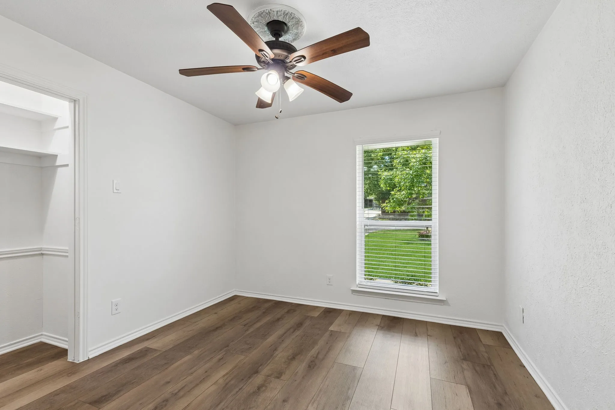Single Family Residence For Sale in Dallas County , 4814 San Gabriel Drive, Garland, Texas 75043, 4 Bedroom, 2 Bathroom, 2 Garage spaces, 2,204 Sqft, built in 1979, mls#21383107, Real Estate Agent in Garland, Homes For Sale in Dallas county, Homes For Sale in Garland, Realtor in Garland Texas, Real Estate Brokerage Independent Realty Texas, Luminita Cordes Realtor