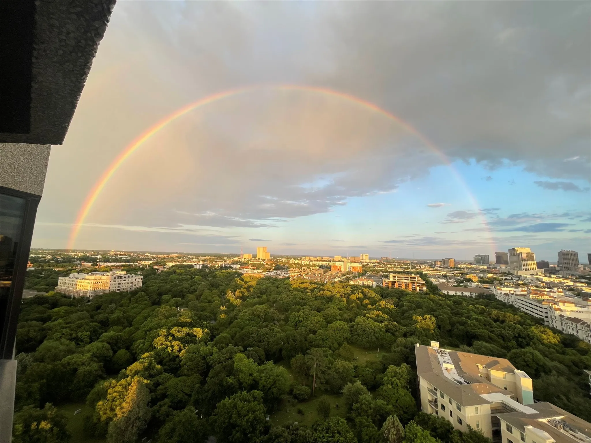 How could you not love these balcony views? From this elevated vantage point, you can capture breathtaking, one-of-a-kind moments like spectacular July 4th fireworks lighting up the Dallas skyline or exquisite rainbows and other weather events. The view is truly on another level!