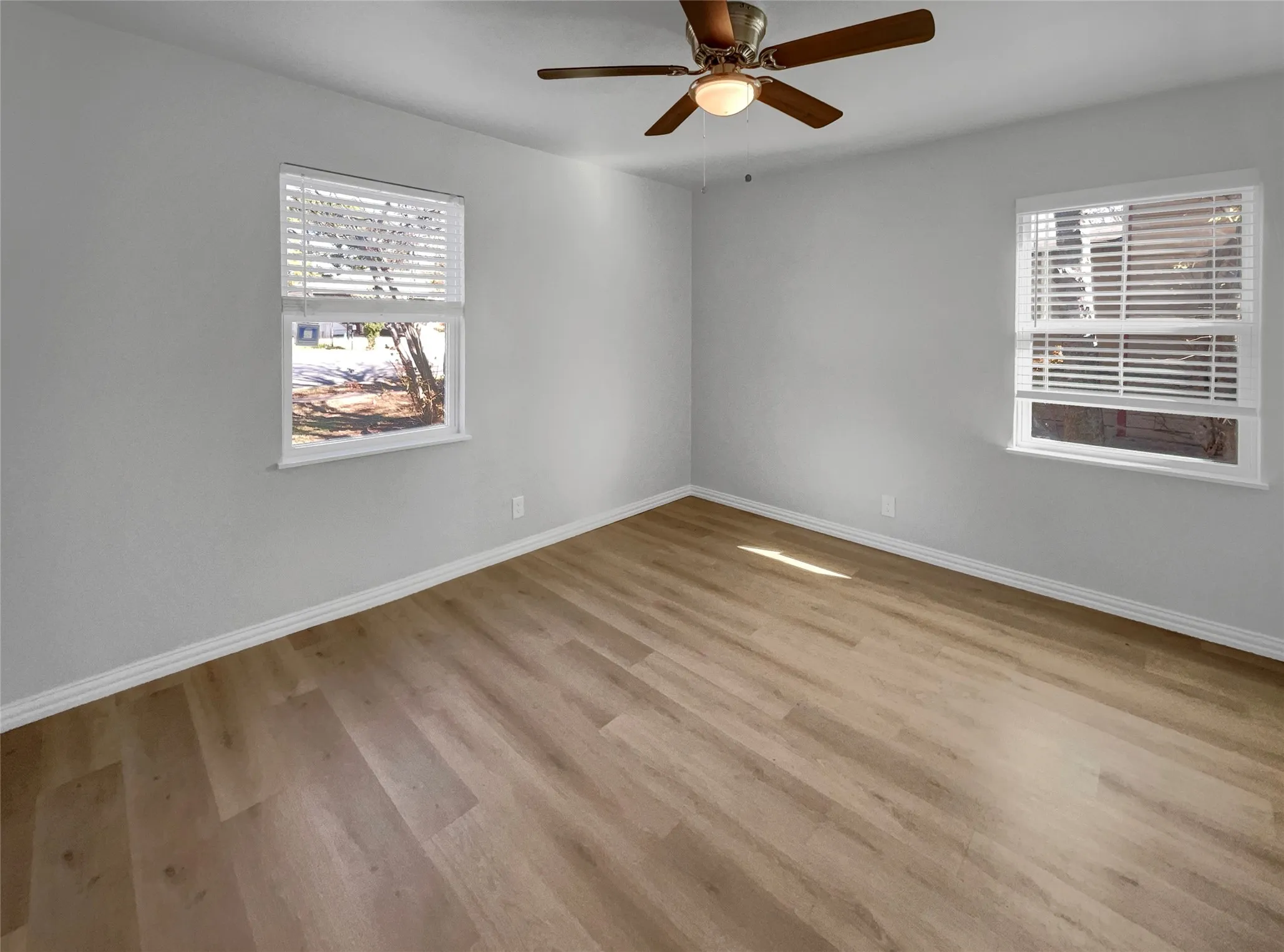 Single Family Residence For Sale in Dallas County , 9618 Tamalpais Drive, Dallas, Texas 75217, 3 Bedroom, 2 Bathroom, 2 Garage spaces, 1,387 Sqft, built in 1961, mls#21384577, Real Estate Agent in Dallas, Homes For Sale in Dallas county, Homes For Sale in Dallas, Realtor in Dallas Texas, Real Estate Brokerage Independent Realty Texas, Luminita Cordes Realtor