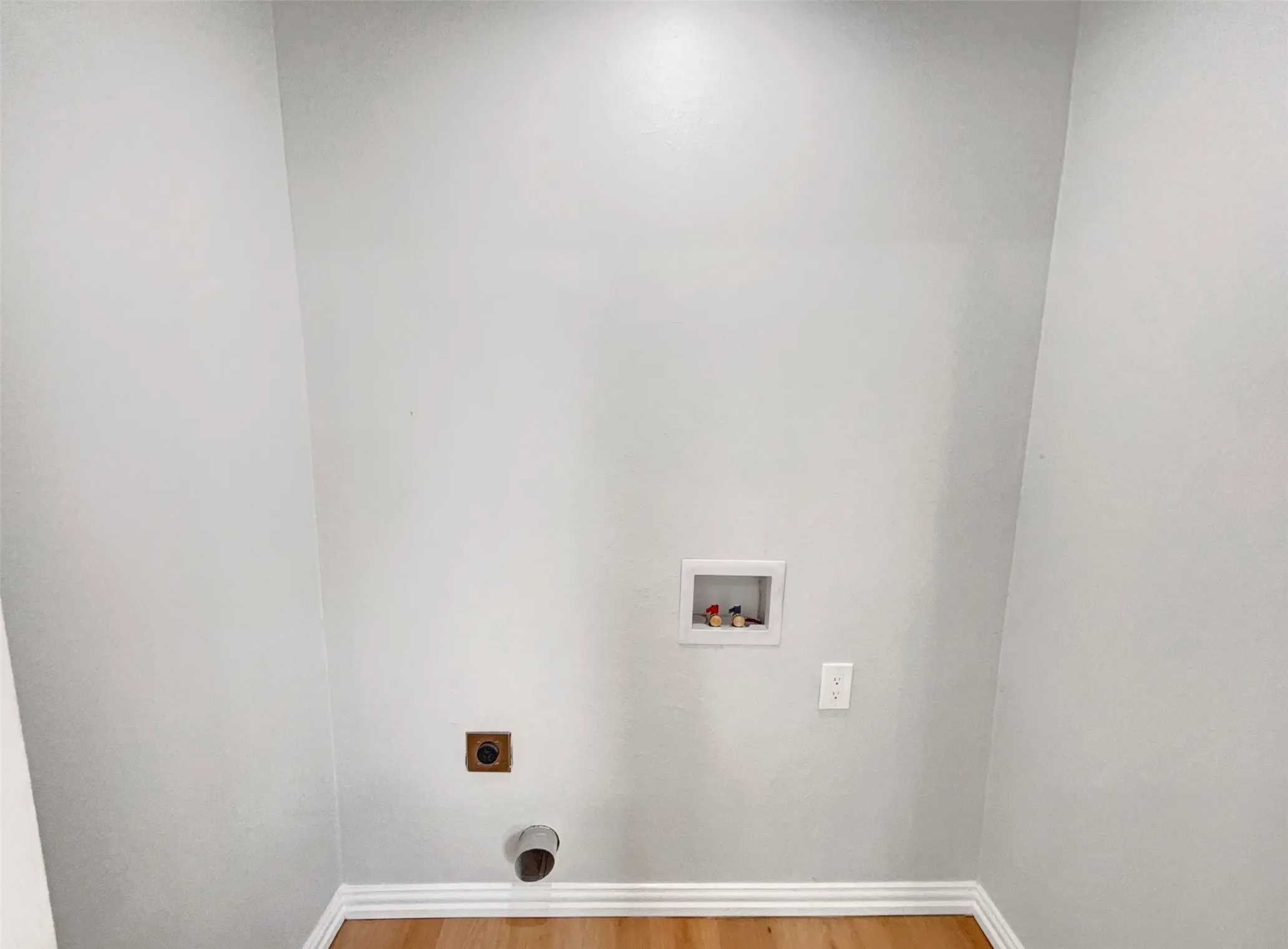 Single Family Residence For Sale in Dallas County , 9618 Tamalpais Drive, Dallas, Texas 75217, 3 Bedroom, 2 Bathroom, 2 Garage spaces, 1,387 Sqft, built in 1961, mls#21384577, Real Estate Agent in Dallas, Homes For Sale in Dallas county, Homes For Sale in Dallas, Realtor in Dallas Texas, Real Estate Brokerage Independent Realty Texas, Luminita Cordes Realtor