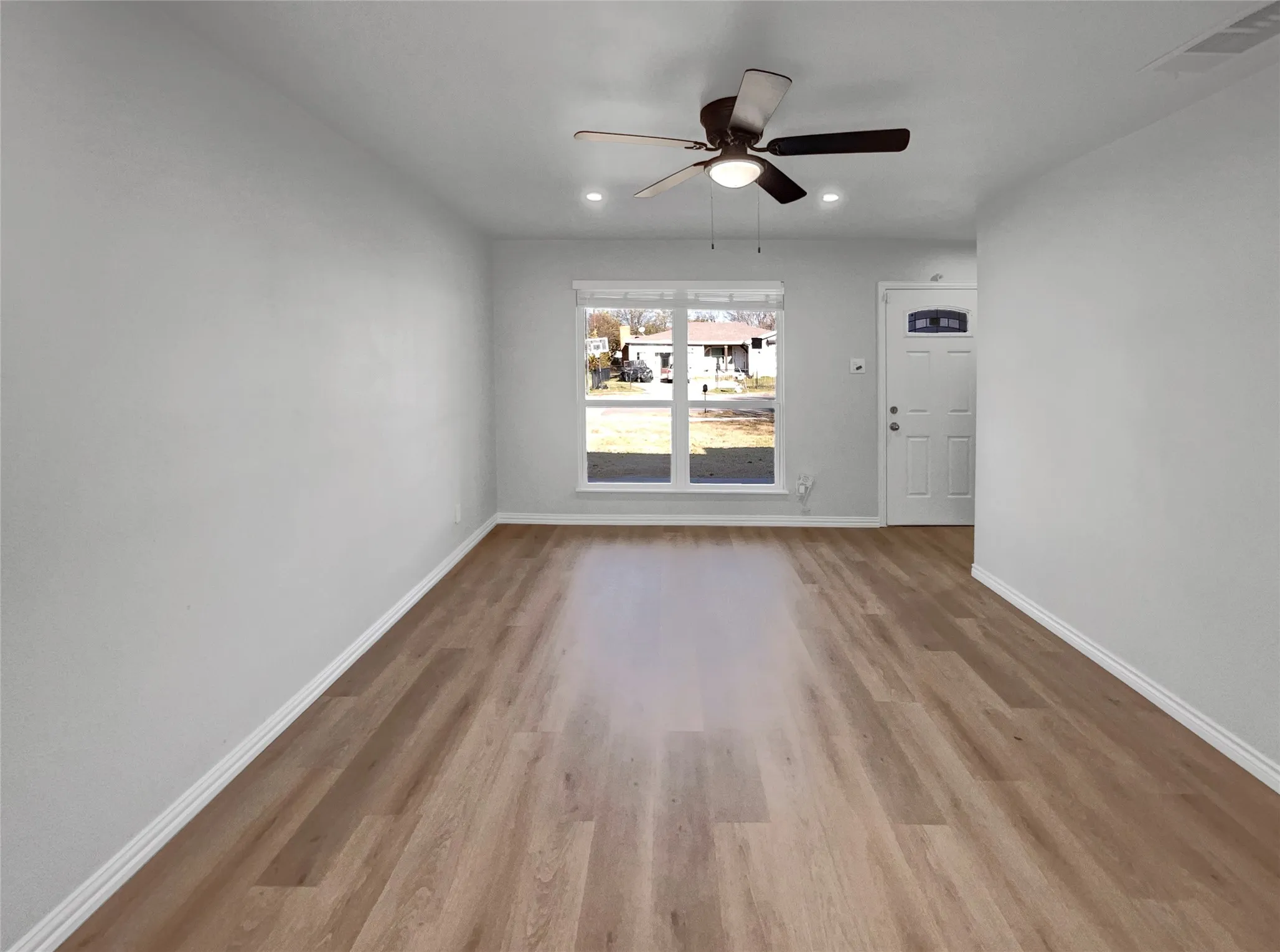 Single Family Residence For Sale in Dallas County , 9618 Tamalpais Drive, Dallas, Texas 75217, 3 Bedroom, 2 Bathroom, 2 Garage spaces, 1,387 Sqft, built in 1961, mls#21384577, Real Estate Agent in Dallas, Homes For Sale in Dallas county, Homes For Sale in Dallas, Realtor in Dallas Texas, Real Estate Brokerage Independent Realty Texas, Luminita Cordes Realtor