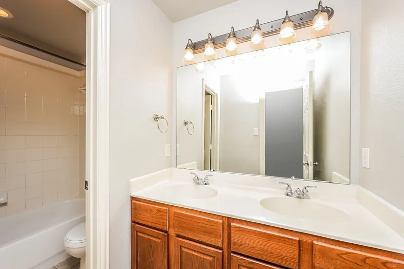 Single Family Residence For Rent in Denton County , 2541 Indian Hills Drive, Little Elm, Texas 75068, 4 Bedroom, 3 Bathroom, 2 Garage spaces, 3,265 Sqft, built in 2003, mls#21384261, Real Estate Agent in Little Elm, Homes For Rent in Denton county, Homes For Rent in Little Elm, Realtor in Little Elm Texas, Real Estate Brokerage Independent Realty Texas, Luminita Cordes Realtor