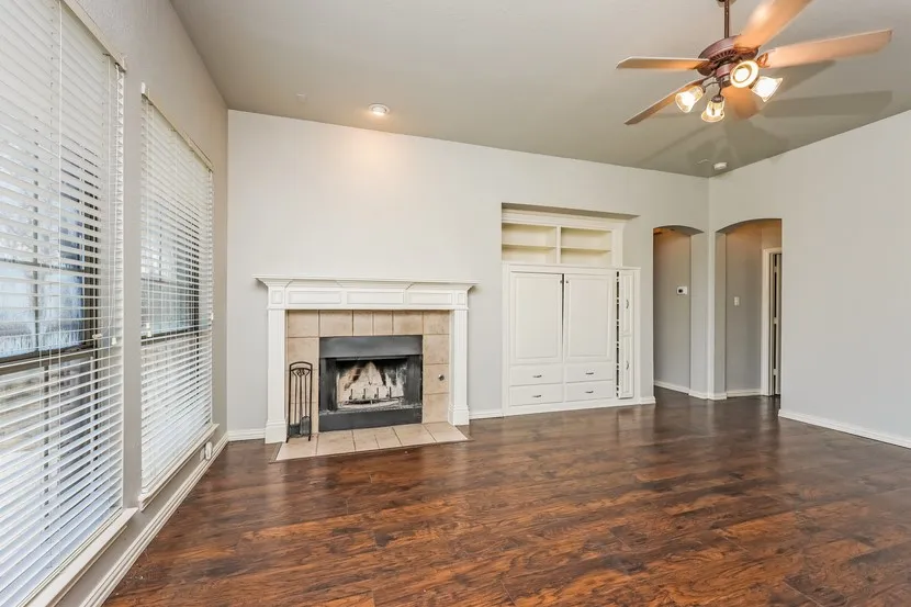 Single Family Residence For Rent in Denton County , 2541 Indian Hills Drive, Little Elm, Texas 75068, 4 Bedroom, 3 Bathroom, 2 Garage spaces, 3,265 Sqft, built in 2003, mls#21384261, Real Estate Agent in Little Elm, Homes For Rent in Denton county, Homes For Rent in Little Elm, Realtor in Little Elm Texas, Real Estate Brokerage Independent Realty Texas, Luminita Cordes Realtor