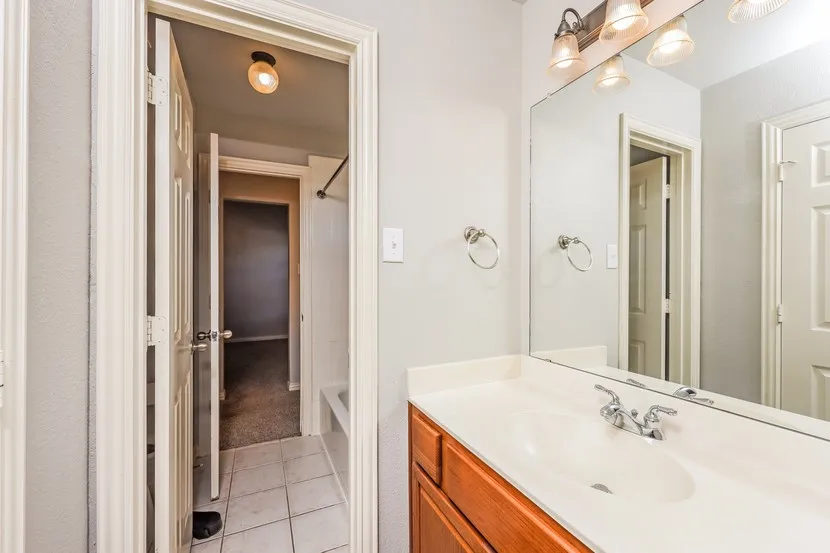Single Family Residence For Rent in Denton County , 2541 Indian Hills Drive, Little Elm, Texas 75068, 4 Bedroom, 3 Bathroom, 2 Garage spaces, 3,265 Sqft, built in 2003, mls#21384261, Real Estate Agent in Little Elm, Homes For Rent in Denton county, Homes For Rent in Little Elm, Realtor in Little Elm Texas, Real Estate Brokerage Independent Realty Texas, Luminita Cordes Realtor