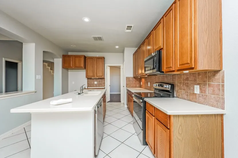 Single Family Residence For Rent in Denton County , 2541 Indian Hills Drive, Little Elm, Texas 75068, 4 Bedroom, 3 Bathroom, 2 Garage spaces, 3,265 Sqft, built in 2003, mls#21384261, Real Estate Agent in Little Elm, Homes For Rent in Denton county, Homes For Rent in Little Elm, Realtor in Little Elm Texas, Real Estate Brokerage Independent Realty Texas, Luminita Cordes Realtor