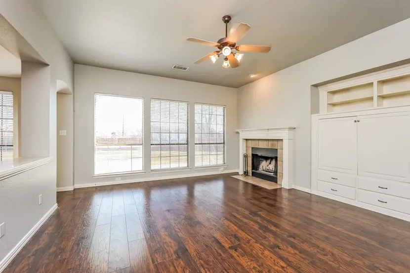 Single Family Residence For Rent in Denton County , 2541 Indian Hills Drive, Little Elm, Texas 75068, 4 Bedroom, 3 Bathroom, 2 Garage spaces, 3,265 Sqft, built in 2003, mls#21384261, Real Estate Agent in Little Elm, Homes For Rent in Denton county, Homes For Rent in Little Elm, Realtor in Little Elm Texas, Real Estate Brokerage Independent Realty Texas, Luminita Cordes Realtor