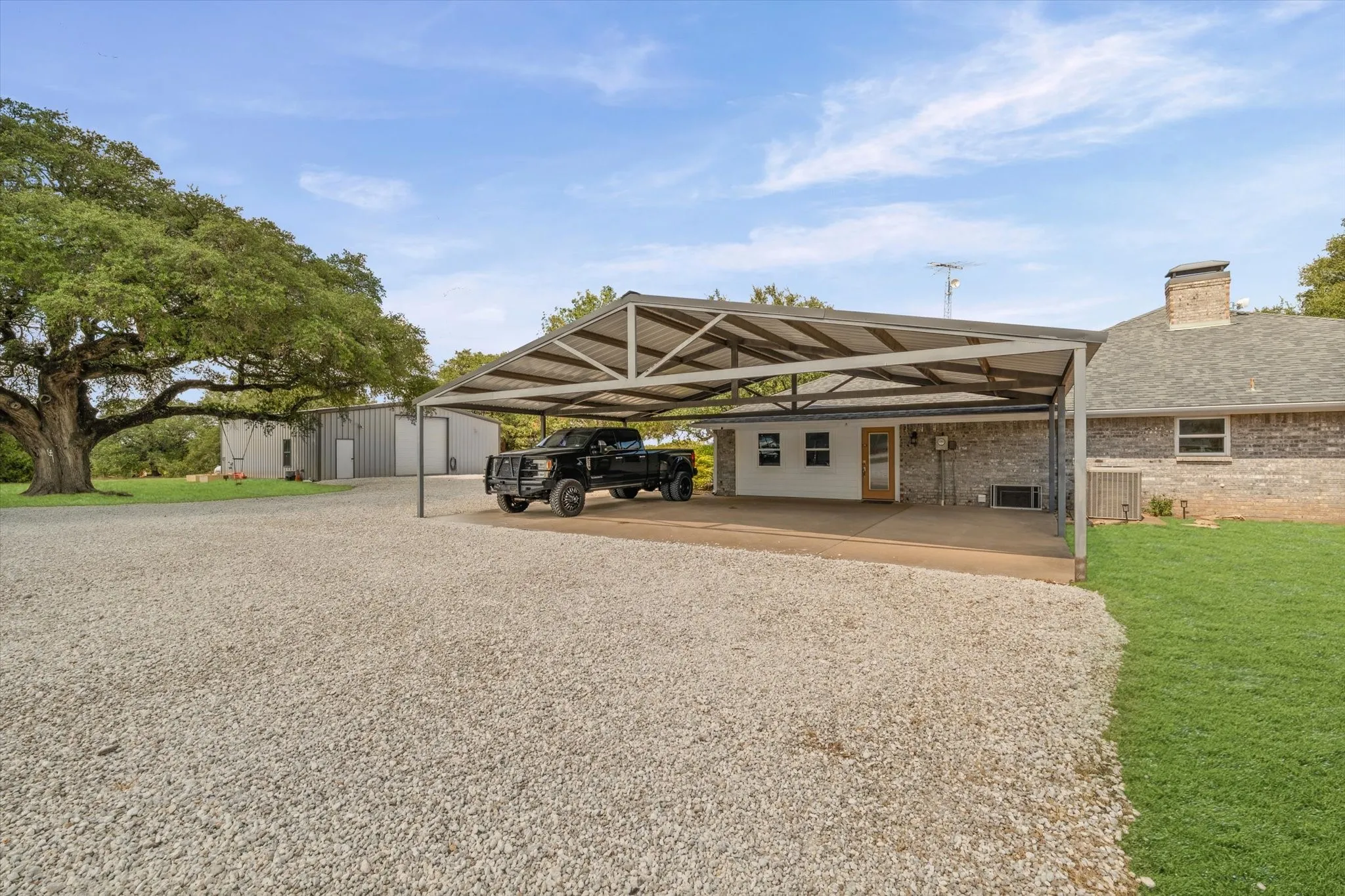 Single Family Residence For Sale in Mc Lennan County , 314 Bend Of The Bosque Road, China Spring, Texas 76633, 4 Bedroom, 4 Bathroom, Garage spaces, 2,817 Sqft, built in 1986, mls#21381149, Real Estate Agent in China Spring, Homes For Sale in Mc Lennan county, Homes For Sale in China Spring, Realtor in China Spring Texas, Real Estate Brokerage Independent Realty Texas, Luminita Cordes Realtor