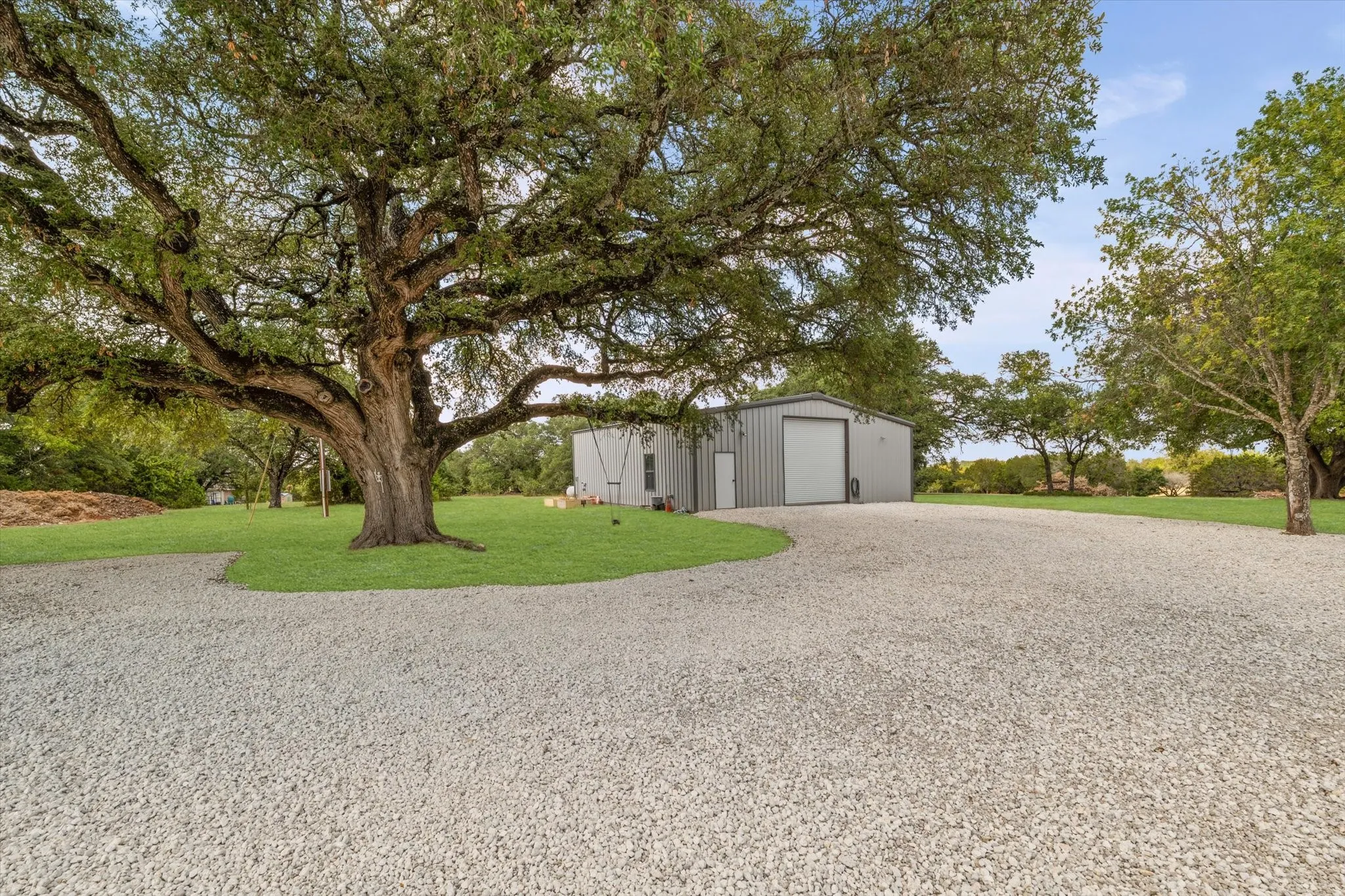 Single Family Residence For Sale in Mc Lennan County , 314 Bend Of The Bosque Road, China Spring, Texas 76633, 4 Bedroom, 4 Bathroom, Garage spaces, 2,817 Sqft, built in 1986, mls#21381149, Real Estate Agent in China Spring, Homes For Sale in Mc Lennan county, Homes For Sale in China Spring, Realtor in China Spring Texas, Real Estate Brokerage Independent Realty Texas, Luminita Cordes Realtor