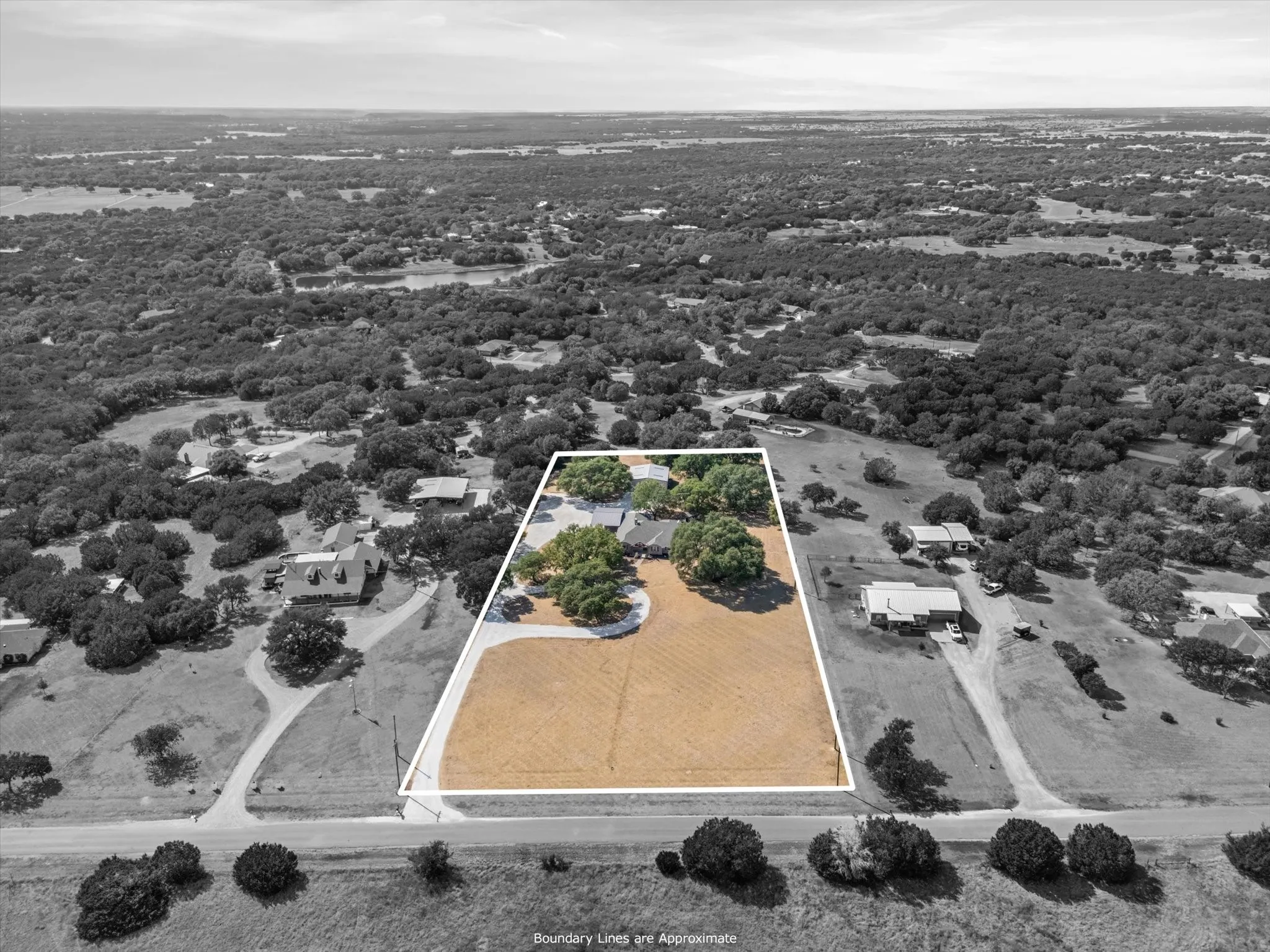 Single Family Residence For Sale in Mc Lennan County , 314 Bend Of The Bosque Road, China Spring, Texas 76633, 4 Bedroom, 4 Bathroom, Garage spaces, 2,817 Sqft, built in 1986, mls#21381149, Real Estate Agent in China Spring, Homes For Sale in Mc Lennan county, Homes For Sale in China Spring, Realtor in China Spring Texas, Real Estate Brokerage Independent Realty Texas, Luminita Cordes Realtor