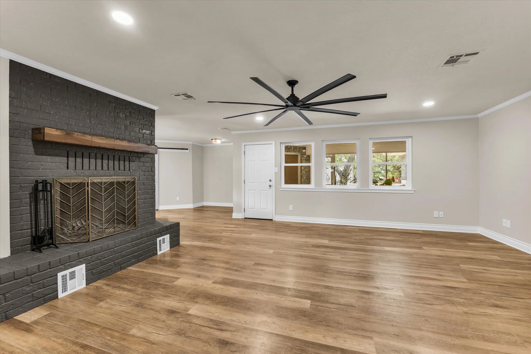 Single Family Residence For Sale in Mc Lennan County , 314 Bend Of The Bosque Road, China Spring, Texas 76633, 4 Bedroom, 4 Bathroom, Garage spaces, 2,817 Sqft, built in 1986, mls#21381149, Real Estate Agent in China Spring, Homes For Sale in Mc Lennan county, Homes For Sale in China Spring, Realtor in China Spring Texas, Real Estate Brokerage Independent Realty Texas, Luminita Cordes Realtor