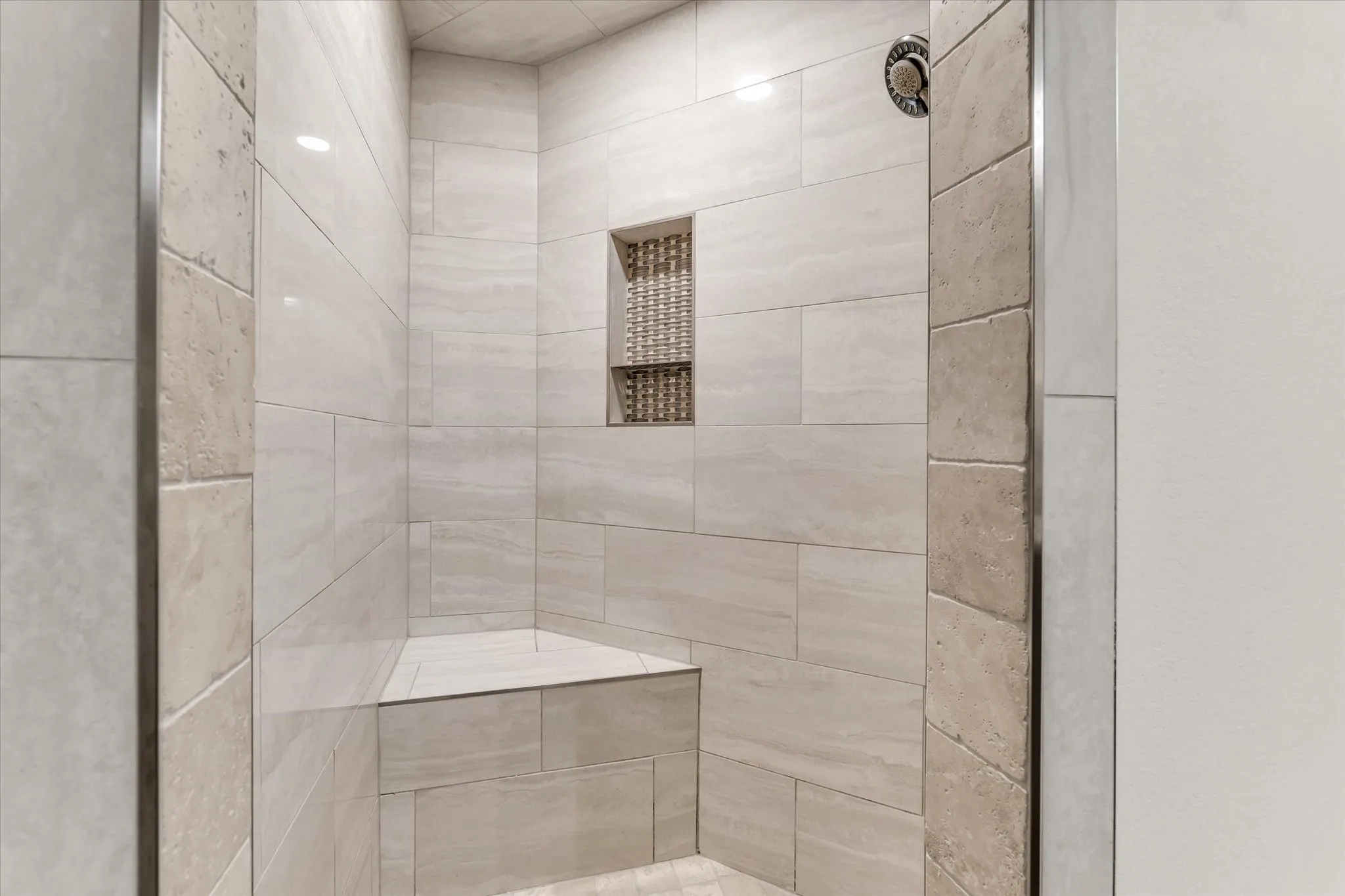 Guest shower 3