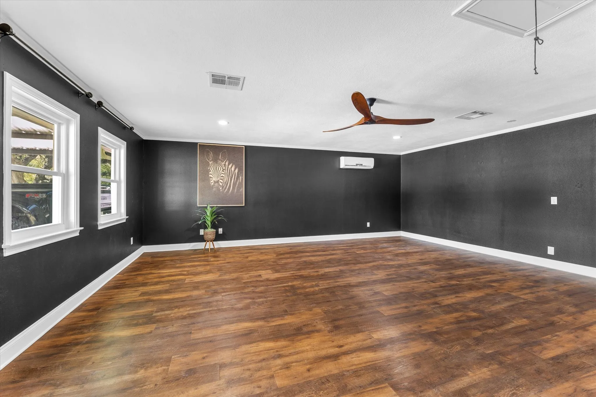 Single Family Residence For Sale in Mc Lennan County , 314 Bend Of The Bosque Road, China Spring, Texas 76633, 4 Bedroom, 4 Bathroom, Garage spaces, 2,817 Sqft, built in 1986, mls#21381149, Real Estate Agent in China Spring, Homes For Sale in Mc Lennan county, Homes For Sale in China Spring, Realtor in China Spring Texas, Real Estate Brokerage Independent Realty Texas, Luminita Cordes Realtor