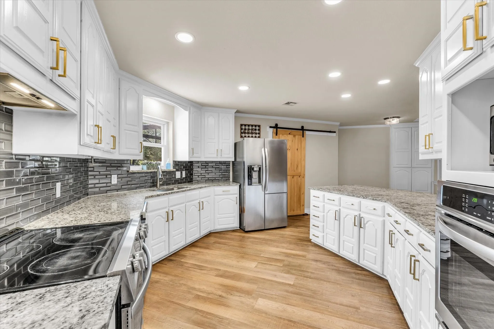 Single Family Residence For Sale in Mc Lennan County , 314 Bend Of The Bosque Road, China Spring, Texas 76633, 4 Bedroom, 4 Bathroom, Garage spaces, 2,817 Sqft, built in 1986, mls#21381149, Real Estate Agent in China Spring, Homes For Sale in Mc Lennan county, Homes For Sale in China Spring, Realtor in China Spring Texas, Real Estate Brokerage Independent Realty Texas, Luminita Cordes Realtor