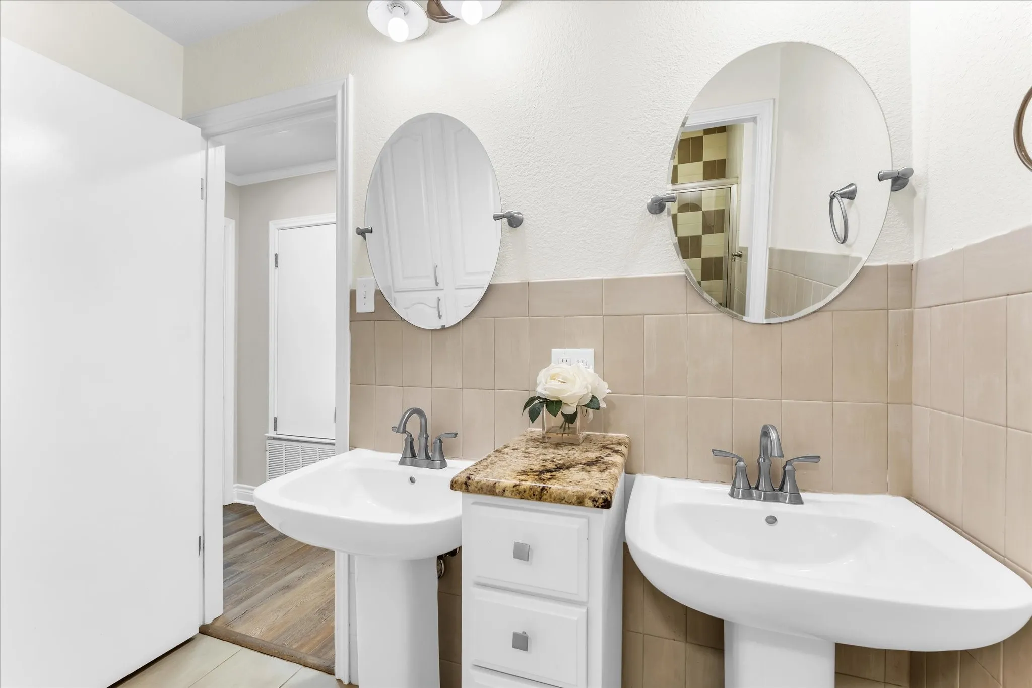 Single Family Residence For Sale in Mc Lennan County , 314 Bend Of The Bosque Road, China Spring, Texas 76633, 4 Bedroom, 4 Bathroom, Garage spaces, 2,817 Sqft, built in 1986, mls#21381149, Real Estate Agent in China Spring, Homes For Sale in Mc Lennan county, Homes For Sale in China Spring, Realtor in China Spring Texas, Real Estate Brokerage Independent Realty Texas, Luminita Cordes Realtor