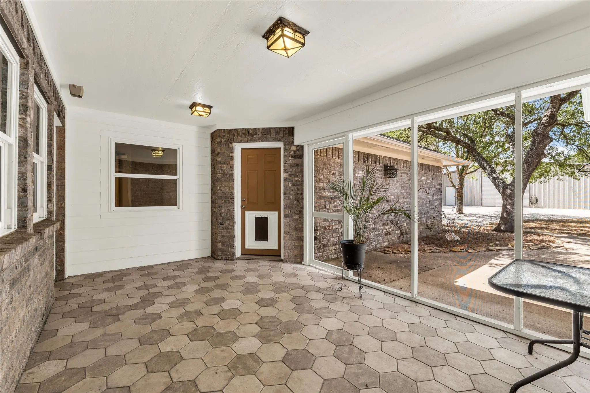 Single Family Residence For Sale in Mc Lennan County , 314 Bend Of The Bosque Road, China Spring, Texas 76633, 4 Bedroom, 4 Bathroom, Garage spaces, 2,817 Sqft, built in 1986, mls#21381149, Real Estate Agent in China Spring, Homes For Sale in Mc Lennan county, Homes For Sale in China Spring, Realtor in China Spring Texas, Real Estate Brokerage Independent Realty Texas, Luminita Cordes Realtor