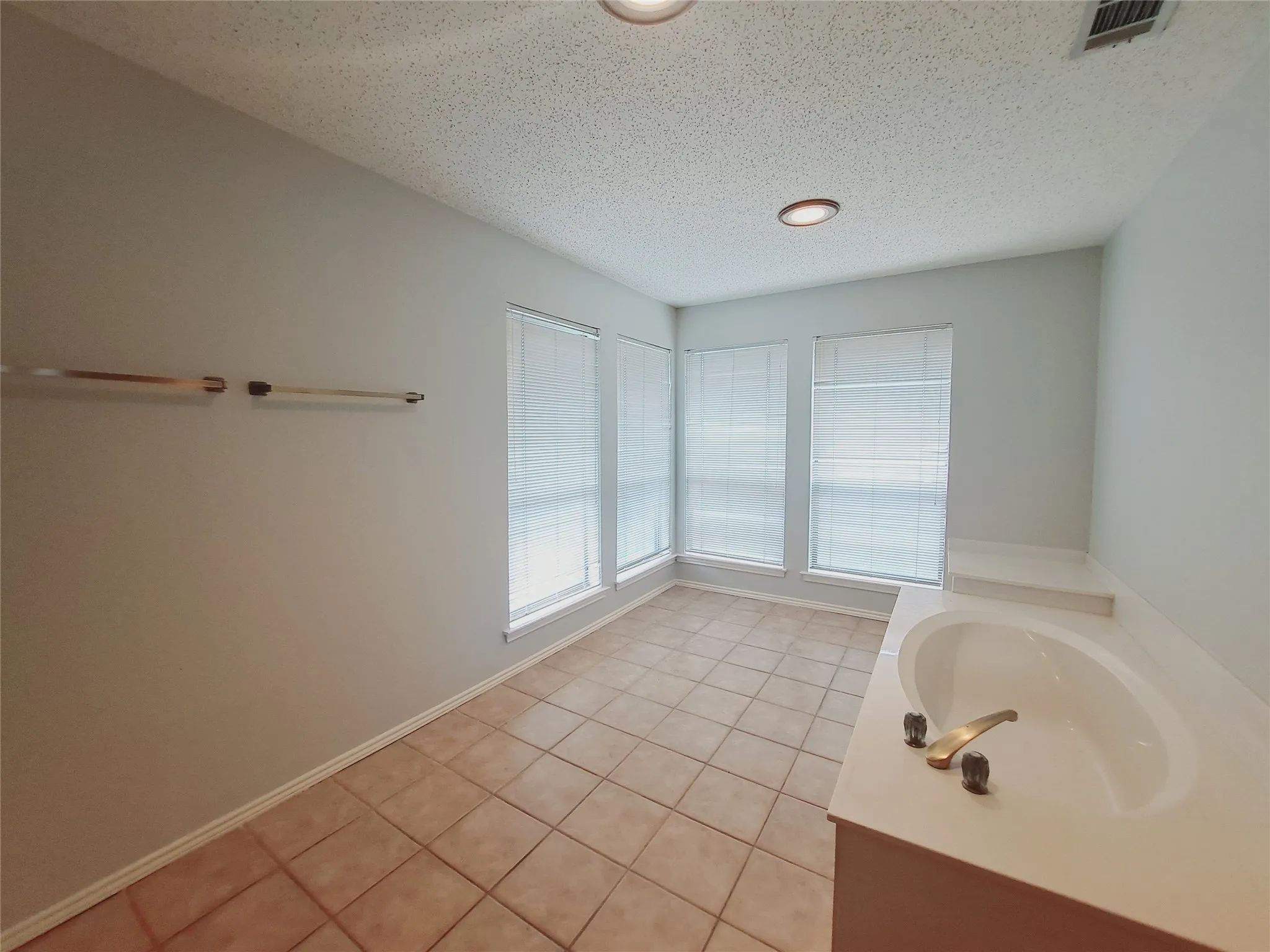 Duplex For Rent in Denton County , 3917 Saint Christopher Lane, Dallas, Texas 75287, 3 Bedroom, 2 Bathroom, 2 Garage spaces, 2,344 Sqft, built in 1984, mls#21384584, Real Estate Agent in Dallas, Homes For Rent in Denton county, Homes For Rent in Dallas, Realtor in Dallas Texas, Real Estate Brokerage Independent Realty Texas, Luminita Cordes Realtor