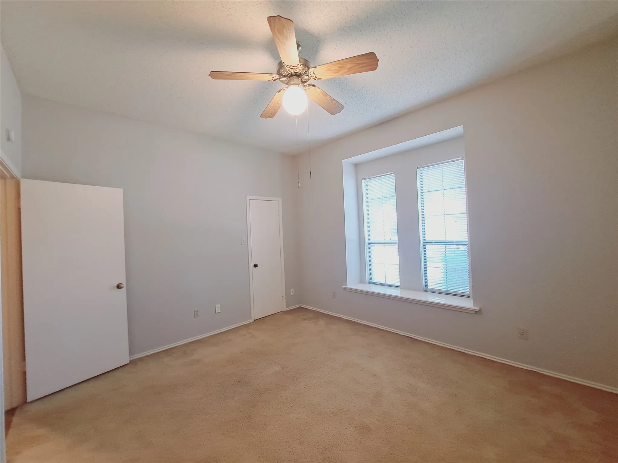 Duplex For Rent in Denton County , 3917 Saint Christopher Lane, Dallas, Texas 75287, 3 Bedroom, 2 Bathroom, 2 Garage spaces, 2,344 Sqft, built in 1984, mls#21384584, Real Estate Agent in Dallas, Homes For Rent in Denton county, Homes For Rent in Dallas, Realtor in Dallas Texas, Real Estate Brokerage Independent Realty Texas, Luminita Cordes Realtor
