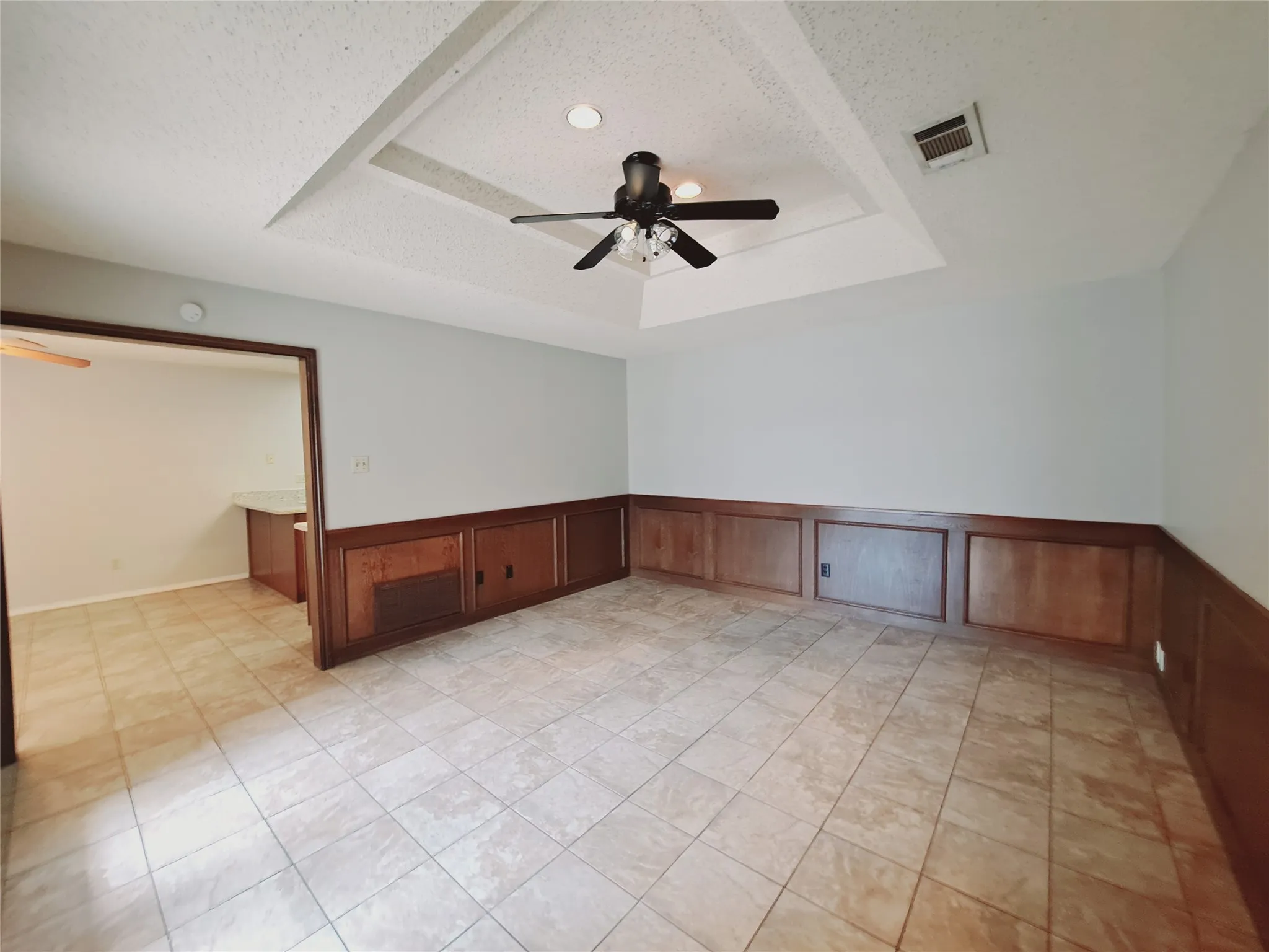 Duplex For Rent in Denton County , 3917 Saint Christopher Lane, Dallas, Texas 75287, 3 Bedroom, 2 Bathroom, 2 Garage spaces, 2,344 Sqft, built in 1984, mls#21384584, Real Estate Agent in Dallas, Homes For Rent in Denton county, Homes For Rent in Dallas, Realtor in Dallas Texas, Real Estate Brokerage Independent Realty Texas, Luminita Cordes Realtor