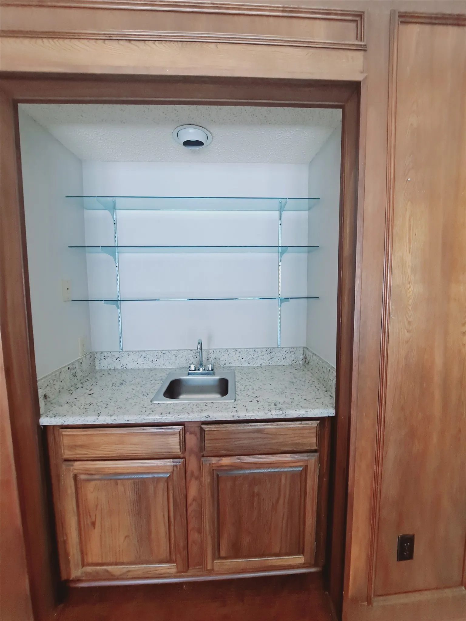 Duplex For Rent in Denton County , 3917 Saint Christopher Lane, Dallas, Texas 75287, 3 Bedroom, 2 Bathroom, 2 Garage spaces, 2,344 Sqft, built in 1984, mls#21384584, Real Estate Agent in Dallas, Homes For Rent in Denton county, Homes For Rent in Dallas, Realtor in Dallas Texas, Real Estate Brokerage Independent Realty Texas, Luminita Cordes Realtor
