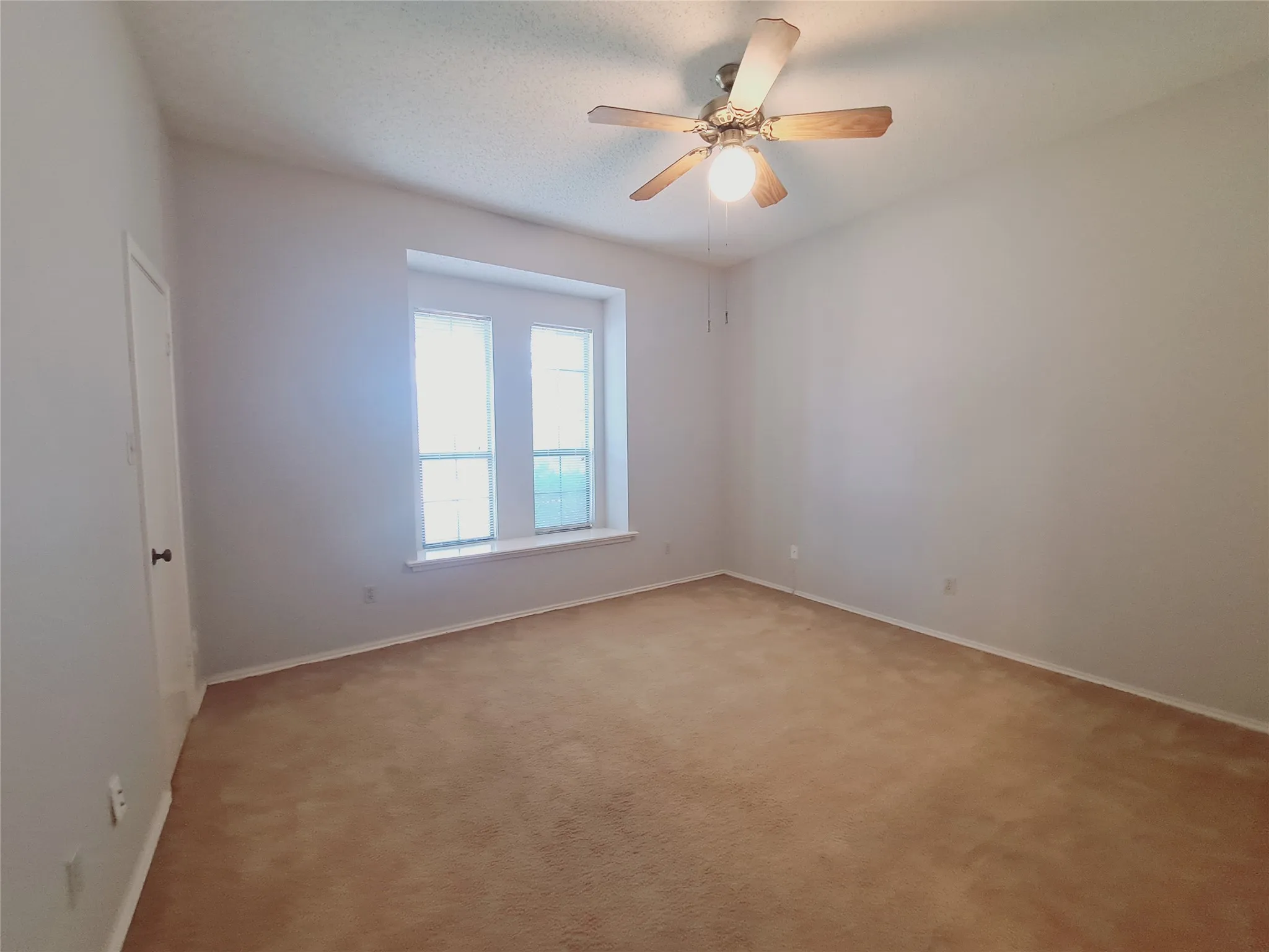 Duplex For Rent in Denton County , 3917 Saint Christopher Lane, Dallas, Texas 75287, 3 Bedroom, 2 Bathroom, 2 Garage spaces, 2,344 Sqft, built in 1984, mls#21384584, Real Estate Agent in Dallas, Homes For Rent in Denton county, Homes For Rent in Dallas, Realtor in Dallas Texas, Real Estate Brokerage Independent Realty Texas, Luminita Cordes Realtor